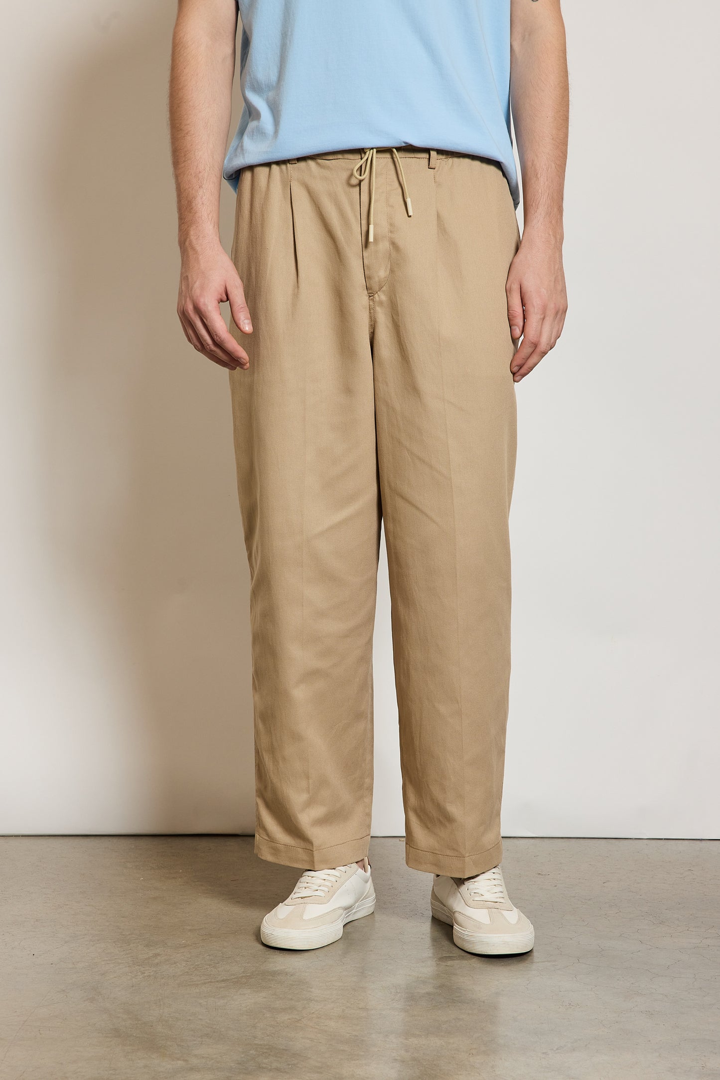 PANTALON MULTIPOCHES BEIGE