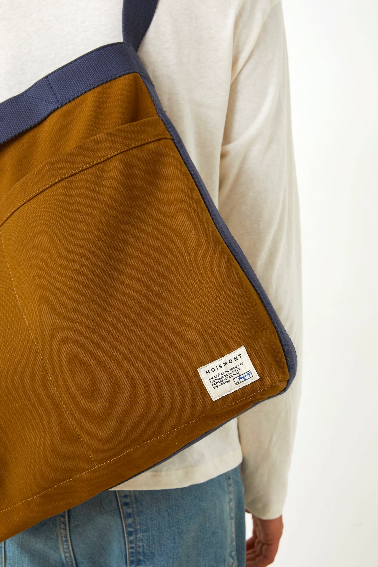 SHOULDER BAG CAMEL