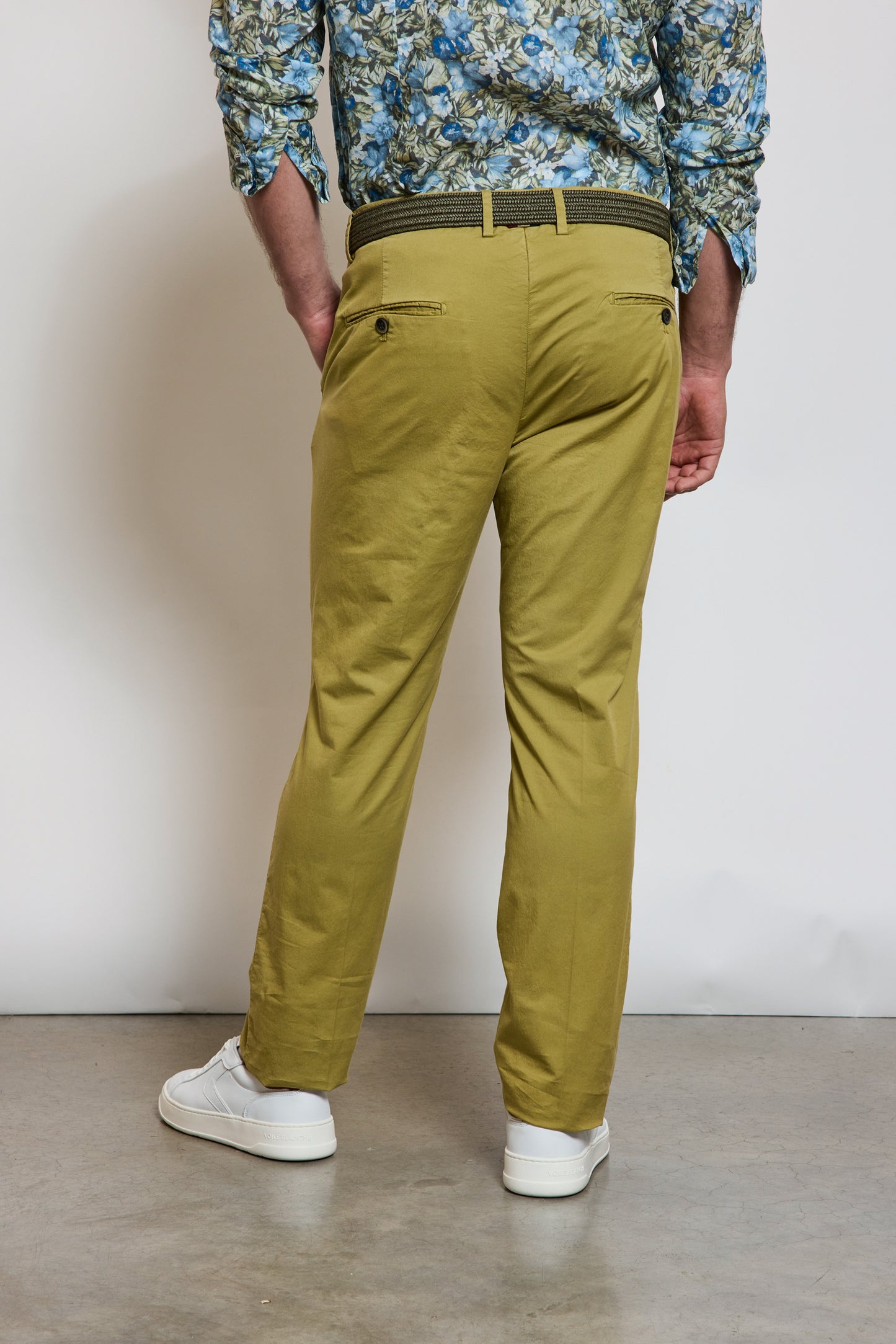 PANTALON EN GABARDINE OLIVE