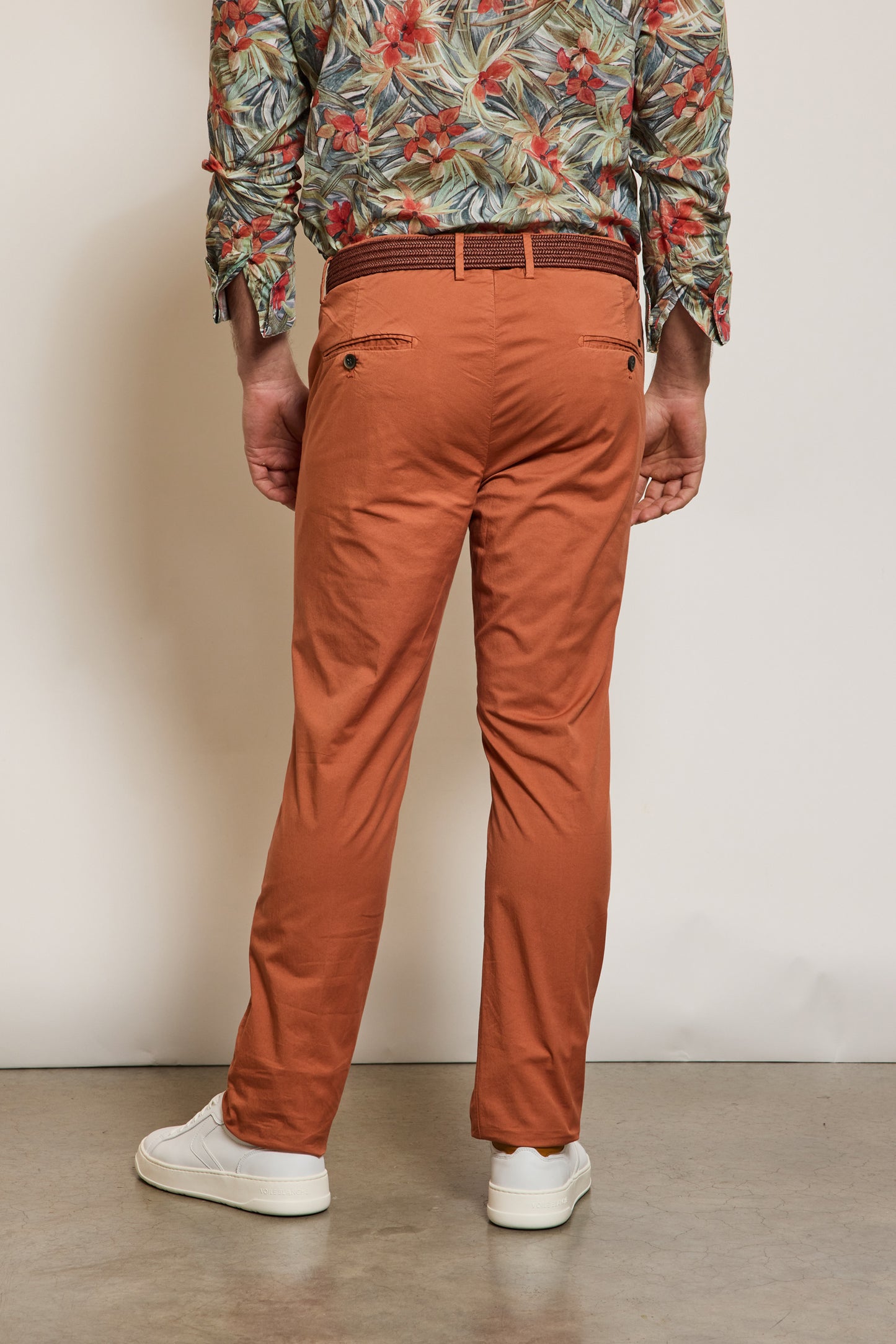 PANTALON EN GABARDINE TERRACOTTA