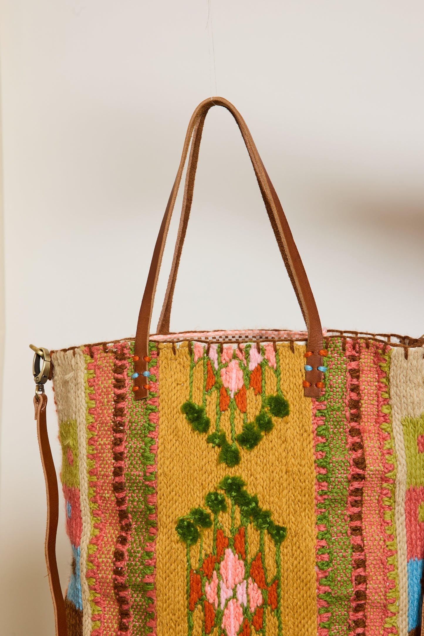 EMBROIDERED TOTE BAG MULTICOLORED
