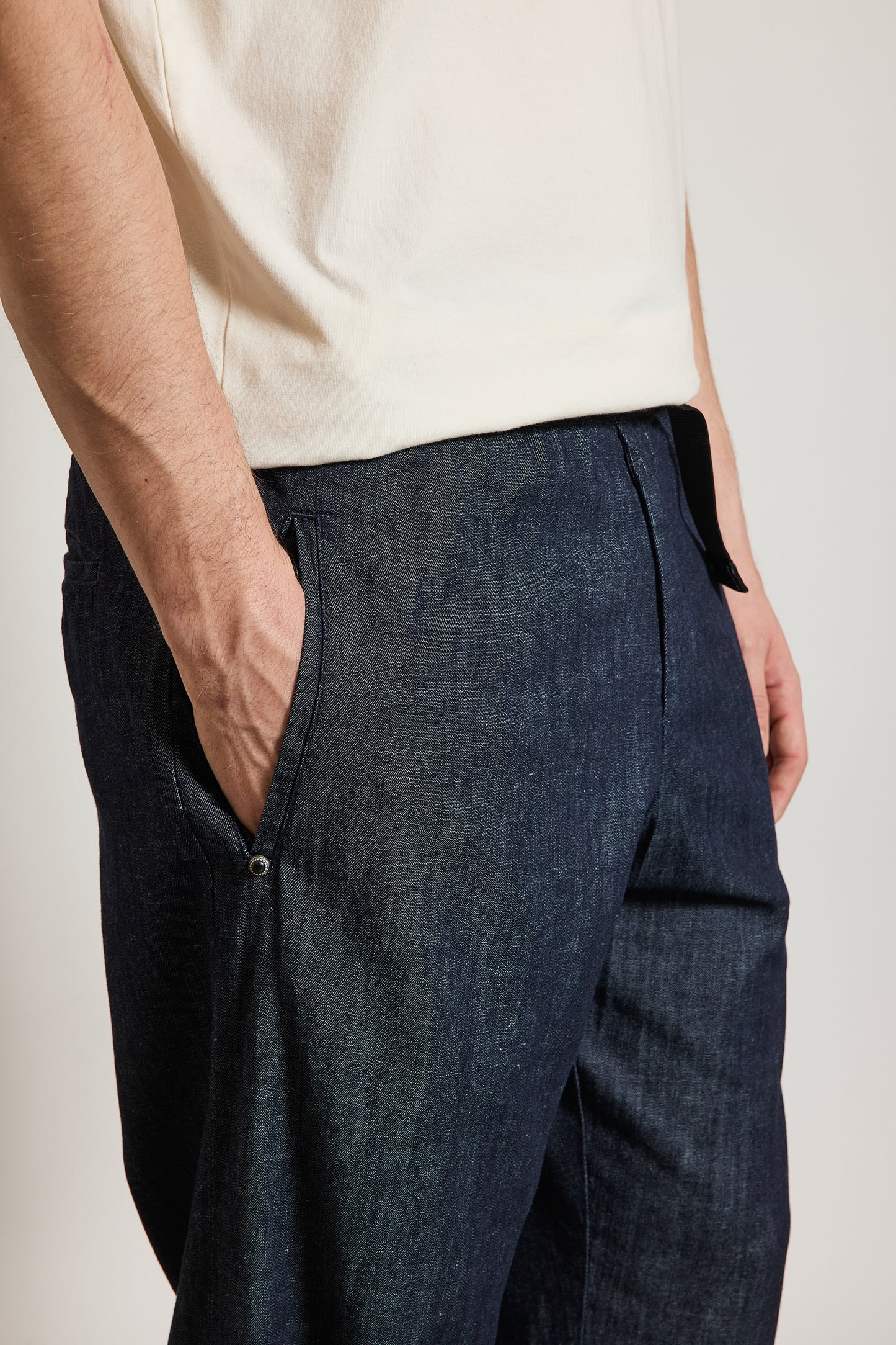 PANTALON EN CHAMBRAY BRUT