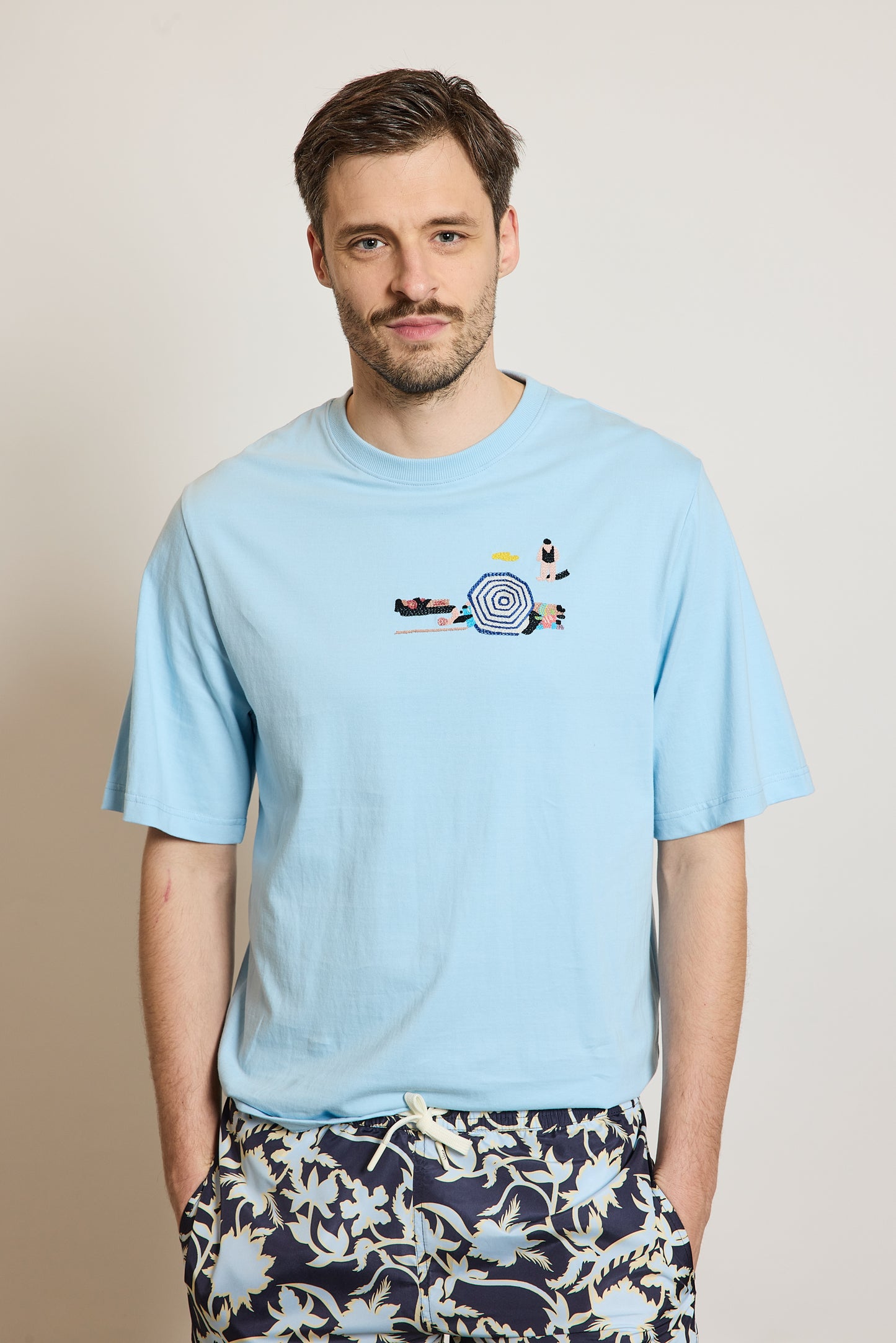 EMBROIDERED T-SHIRT SKY