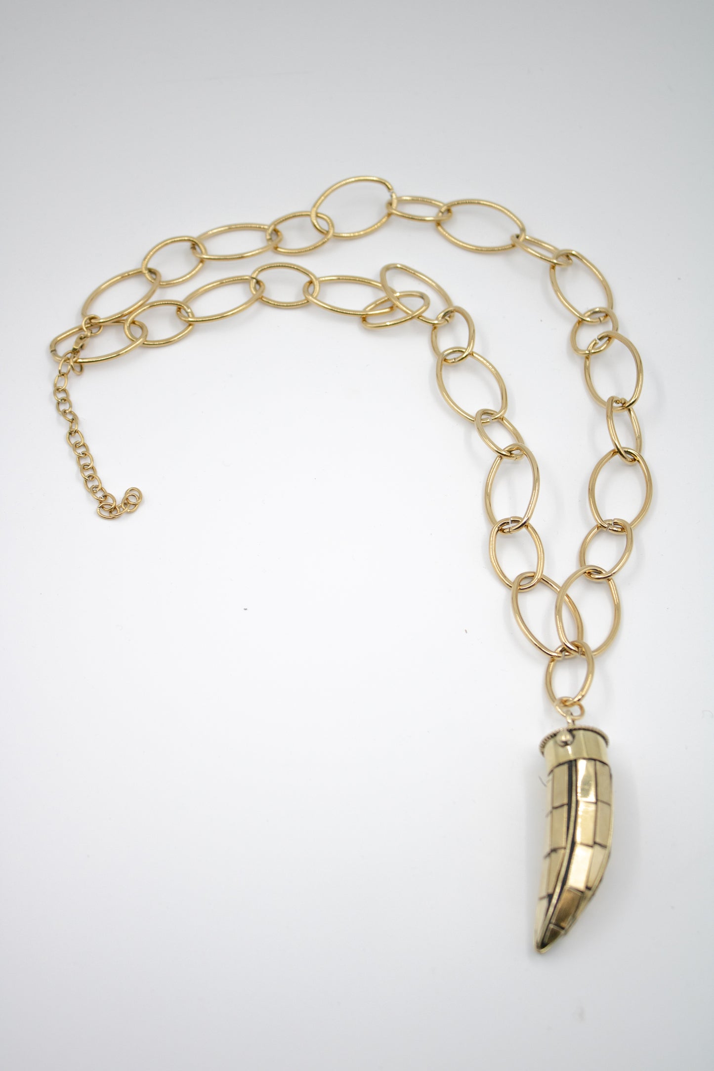 TOOTH NECKLACE GOLD