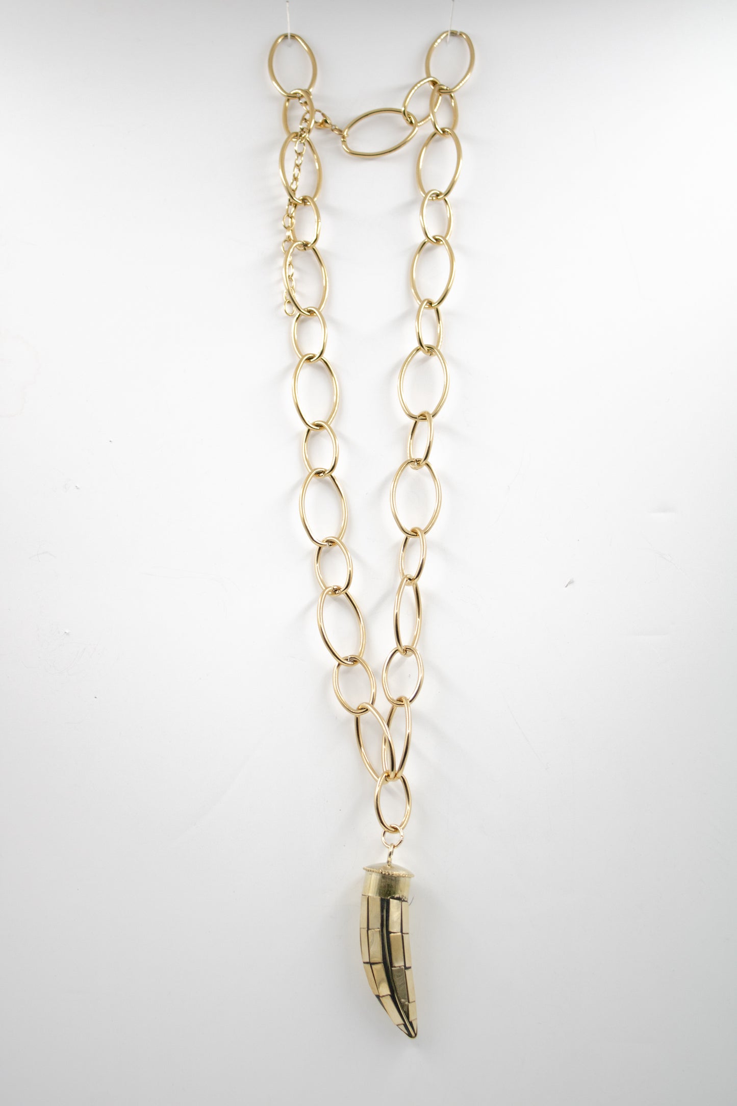 TOOTH NECKLACE GOLD