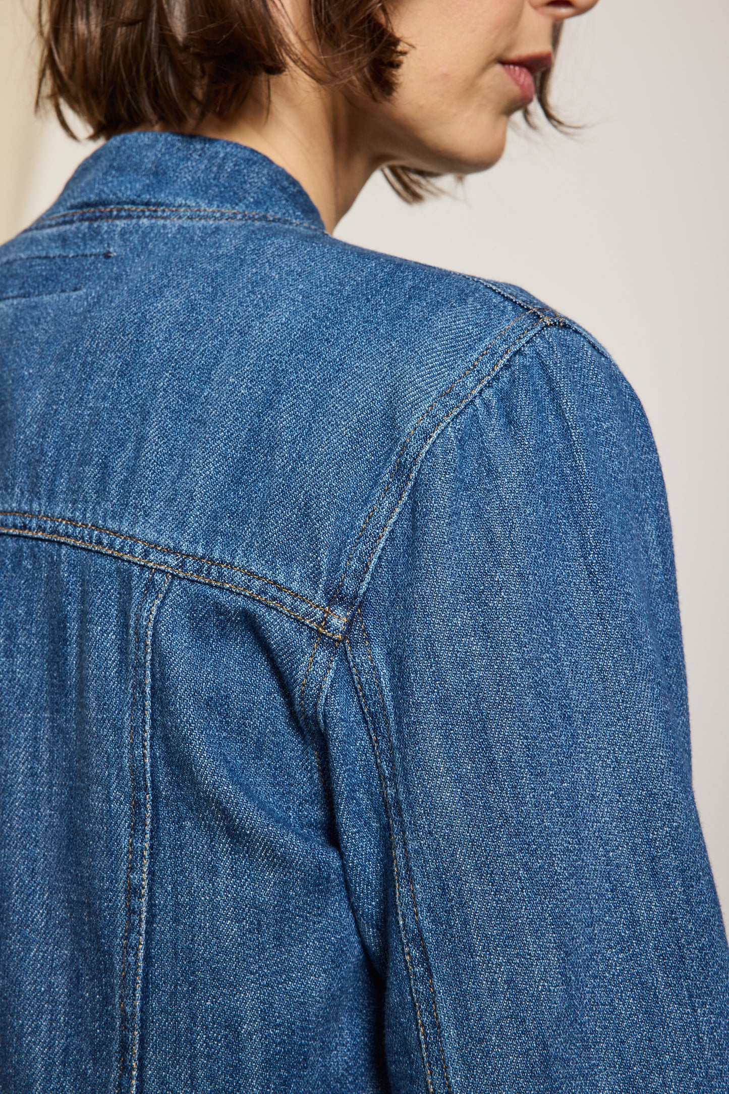 VESTE EN JEAN CINTRÉE BLEUE