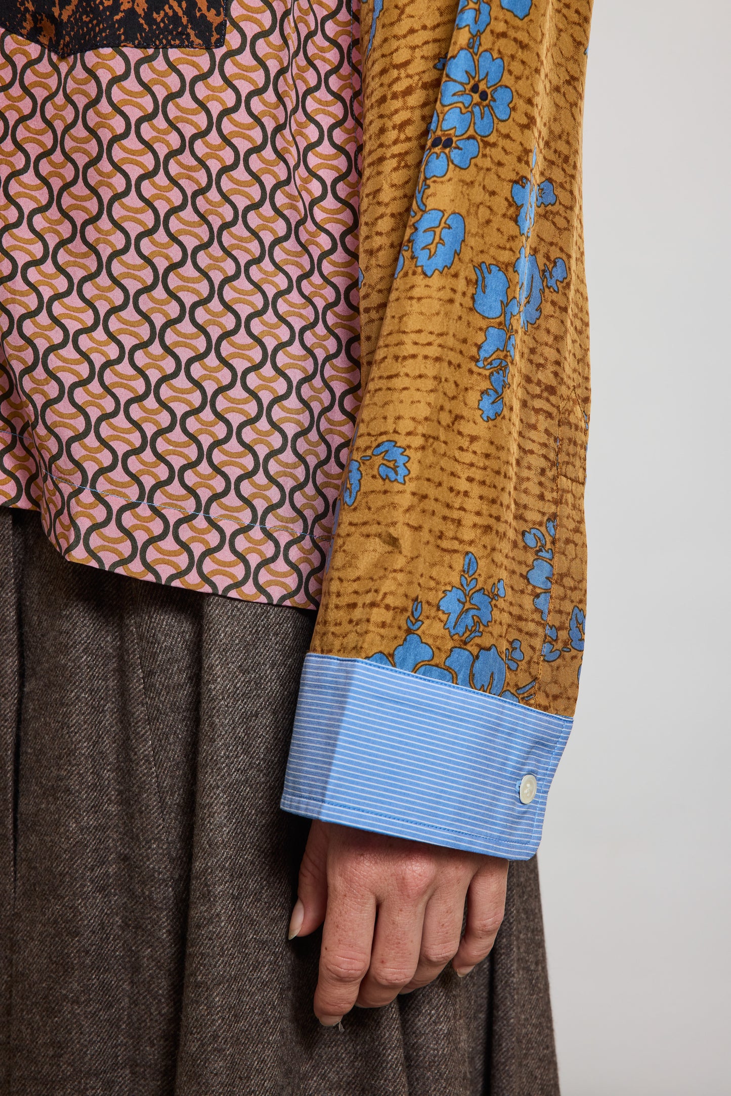 CHEMISE AVEC PATCHS DE SOIE BLEUE