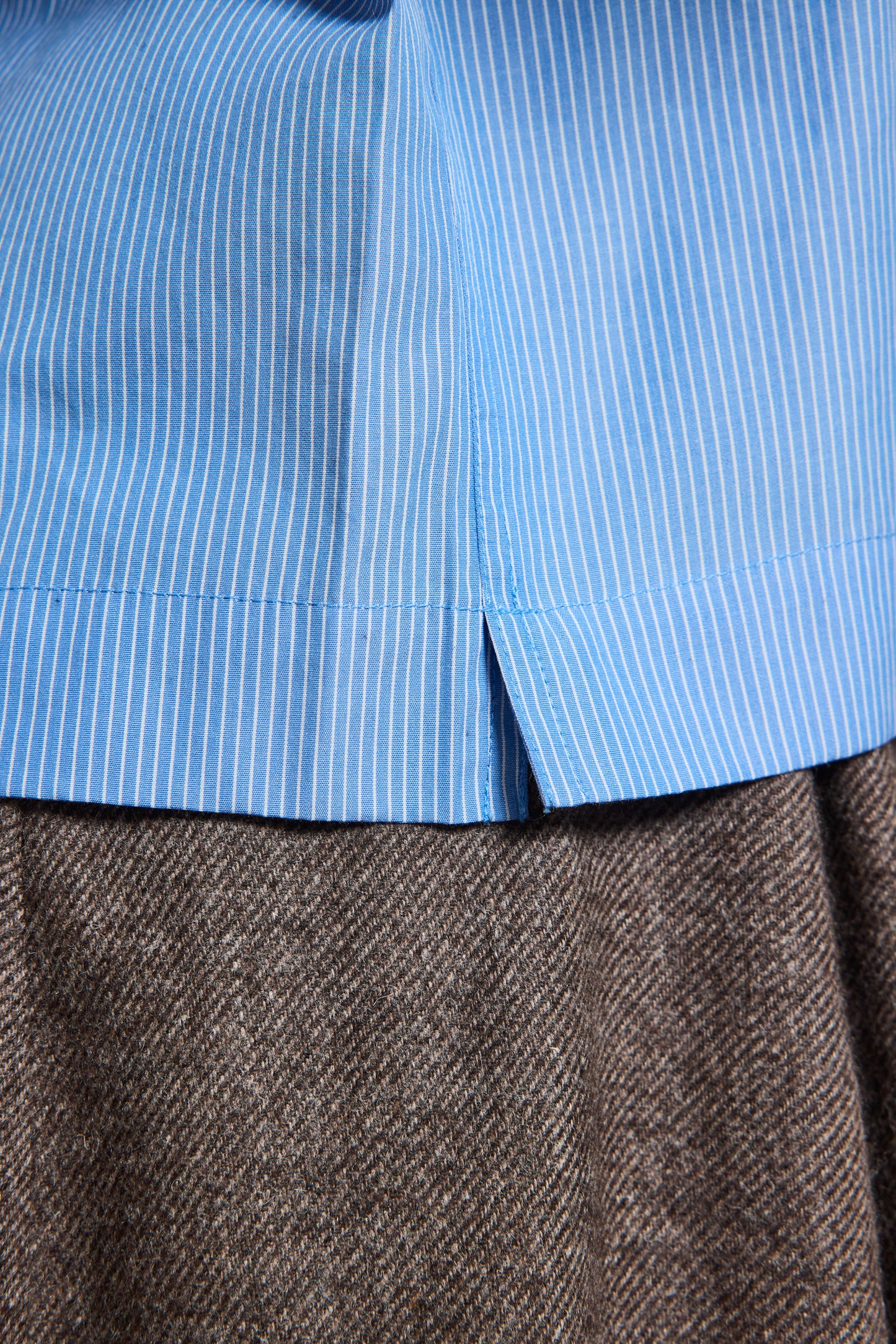 CHEMISE AVEC PATCHS DE SOIE BLEUE