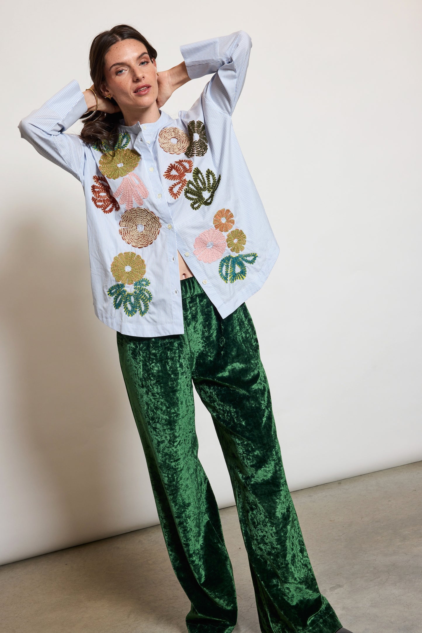 SHIRT WITH EMBROIDERED FLOWERS BLUE