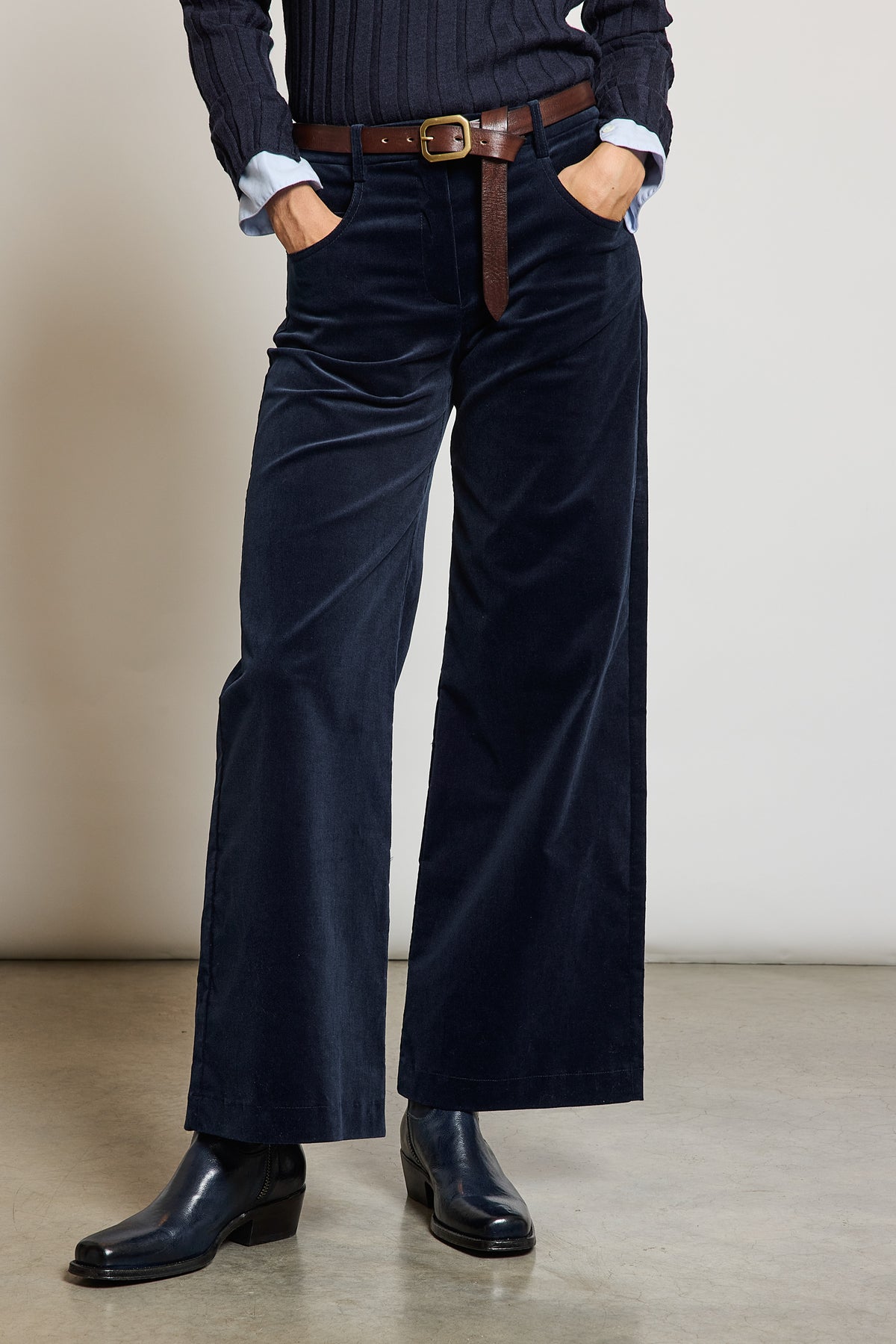 JEAN EN VELOURS MARINE