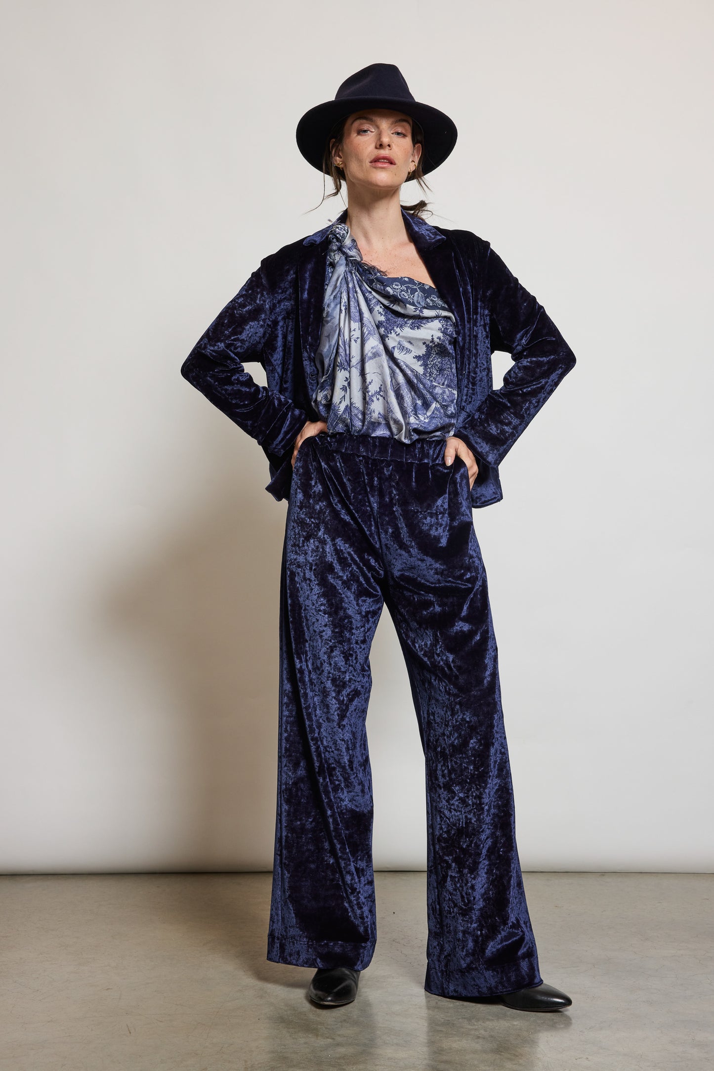 PANTALON EN PANNE DE VELOURS MARINE