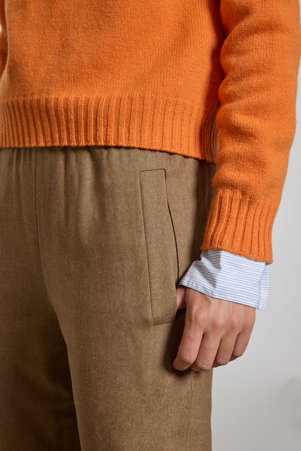 PANTALON CAROTTE CACHEMIRE NOISETTE