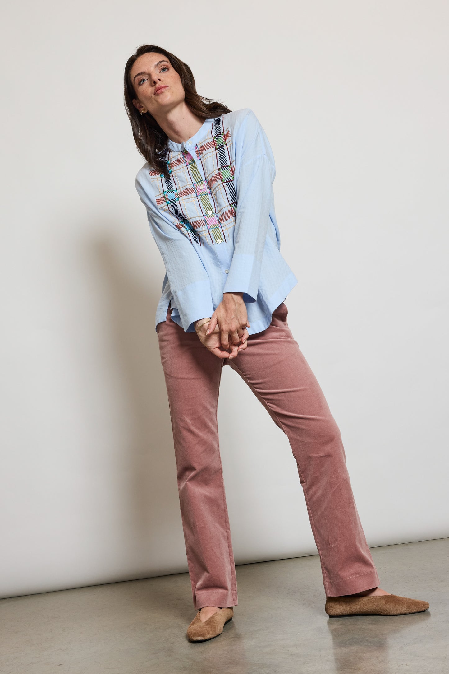 PANTALON TROMPETTE EN VELOURS BUVARD