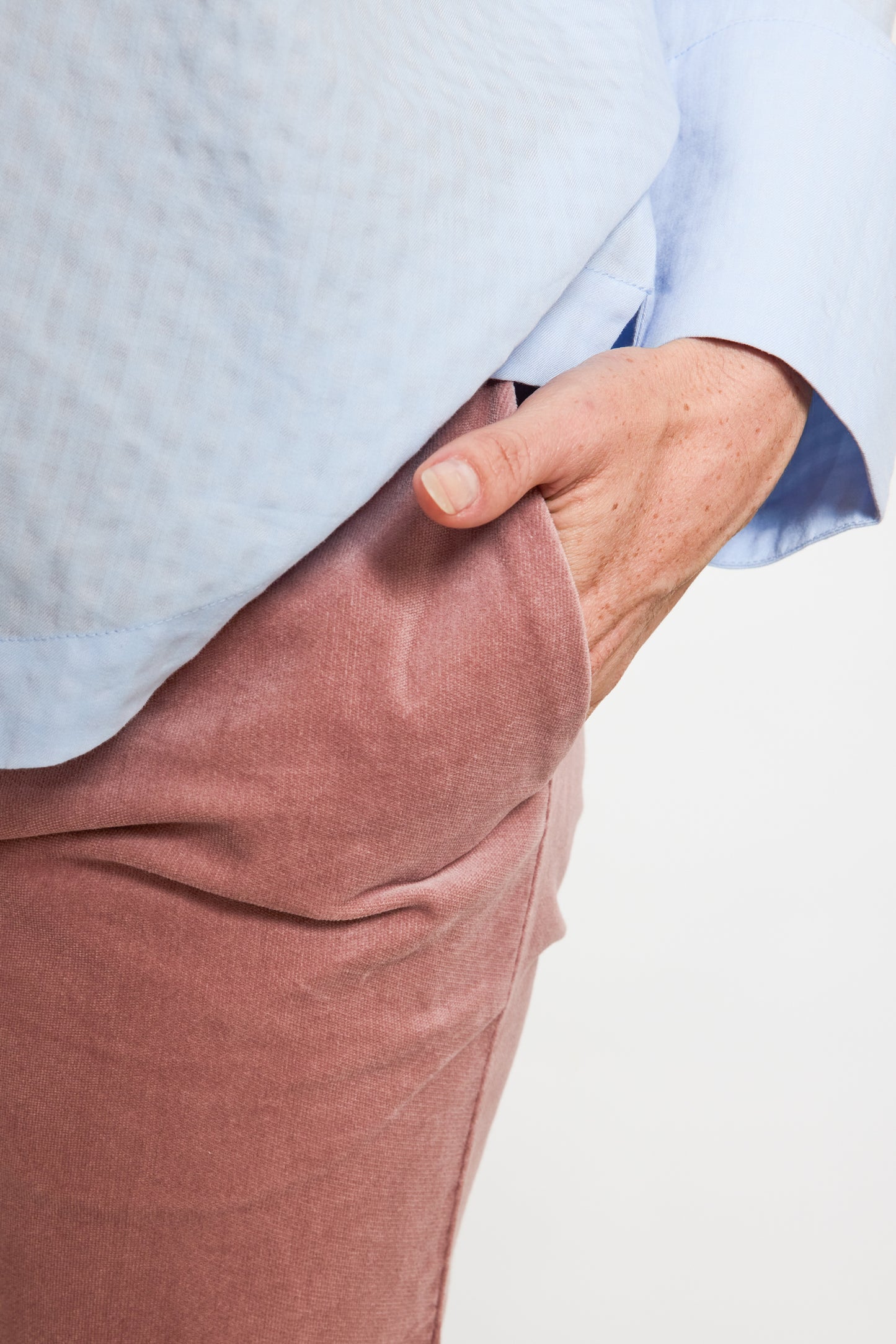PANTALON TROMPETTE EN VELOURS BUVARD
