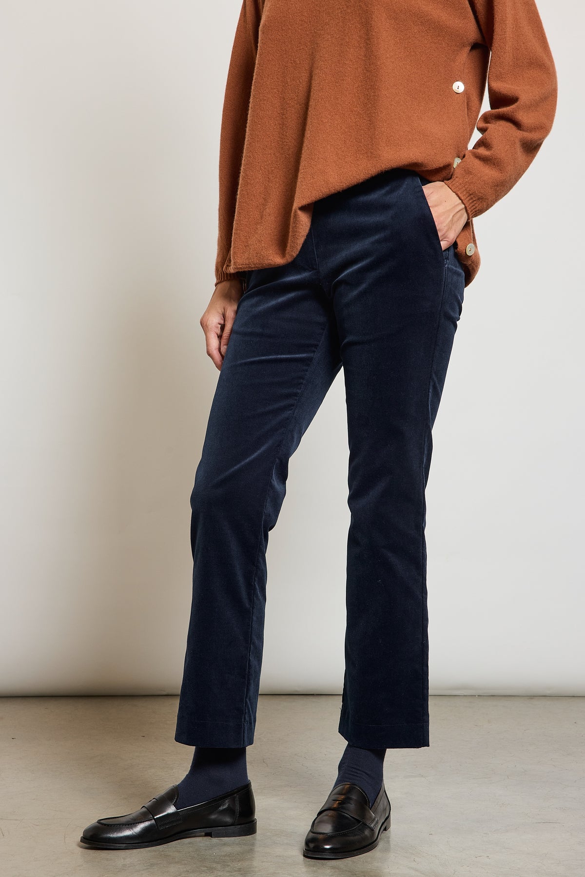 VELVET KICK-FLARED PANTS NAVY