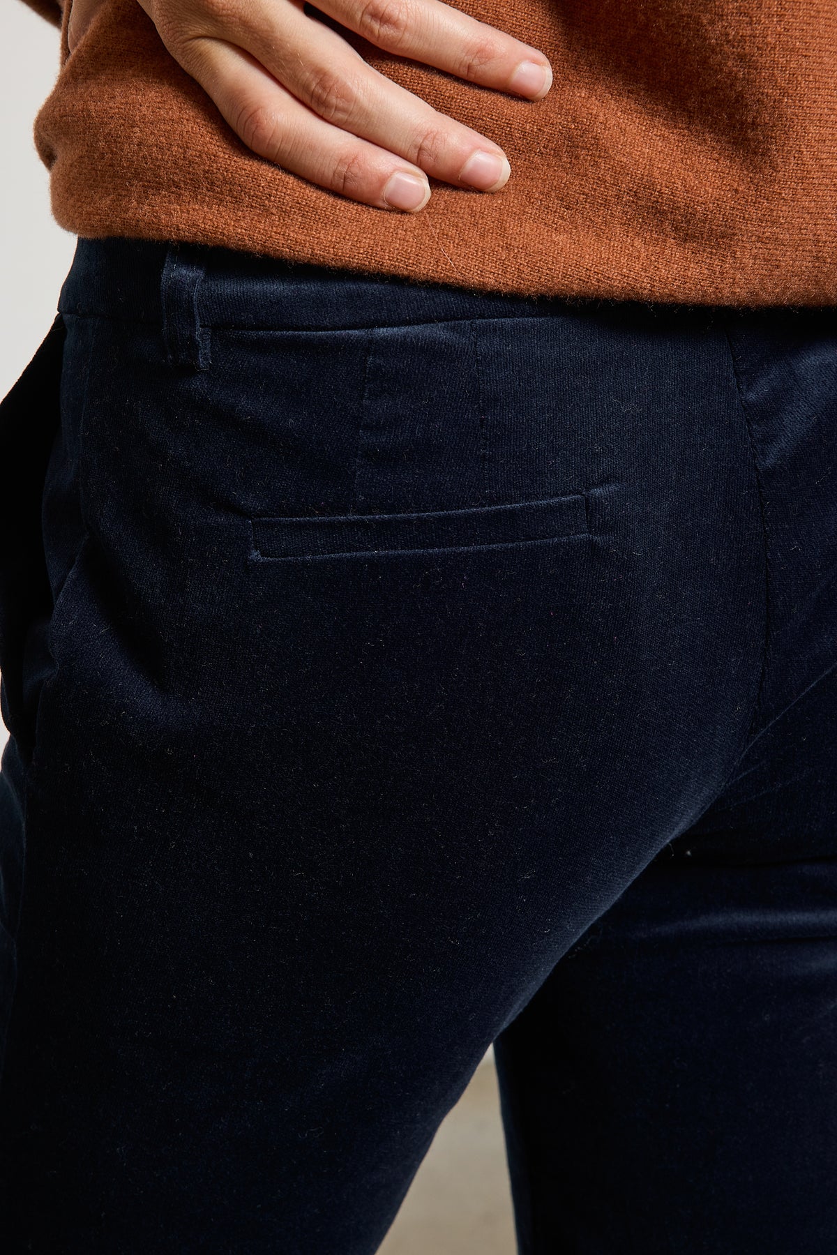 VELVET KICK-FLARED PANTS NAVY