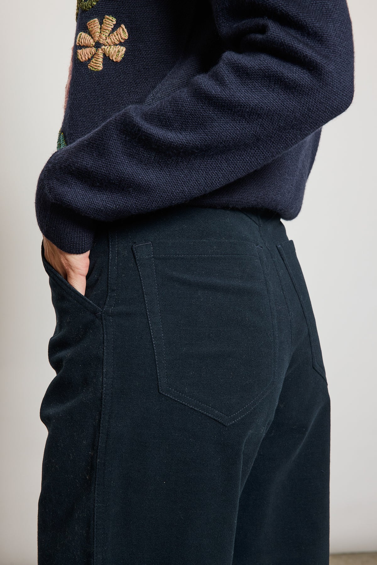 MOLESKIN BARREL PANTS NAVY