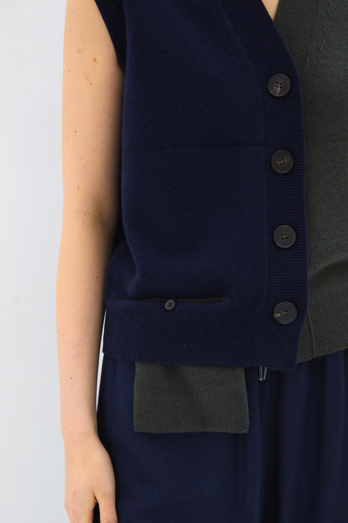 TWO-TONE CARDIGAN KHAKI