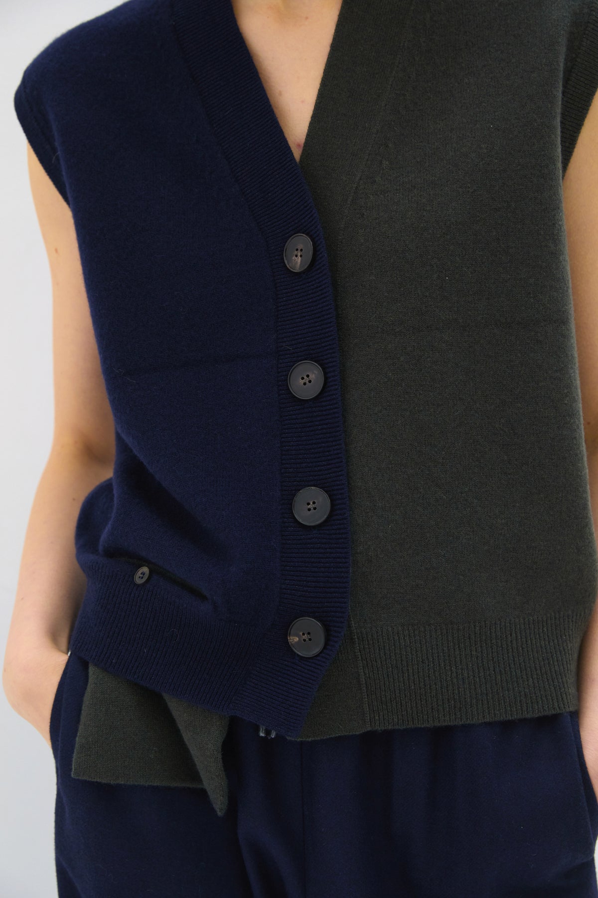 TWO-TONE CARDIGAN KHAKI