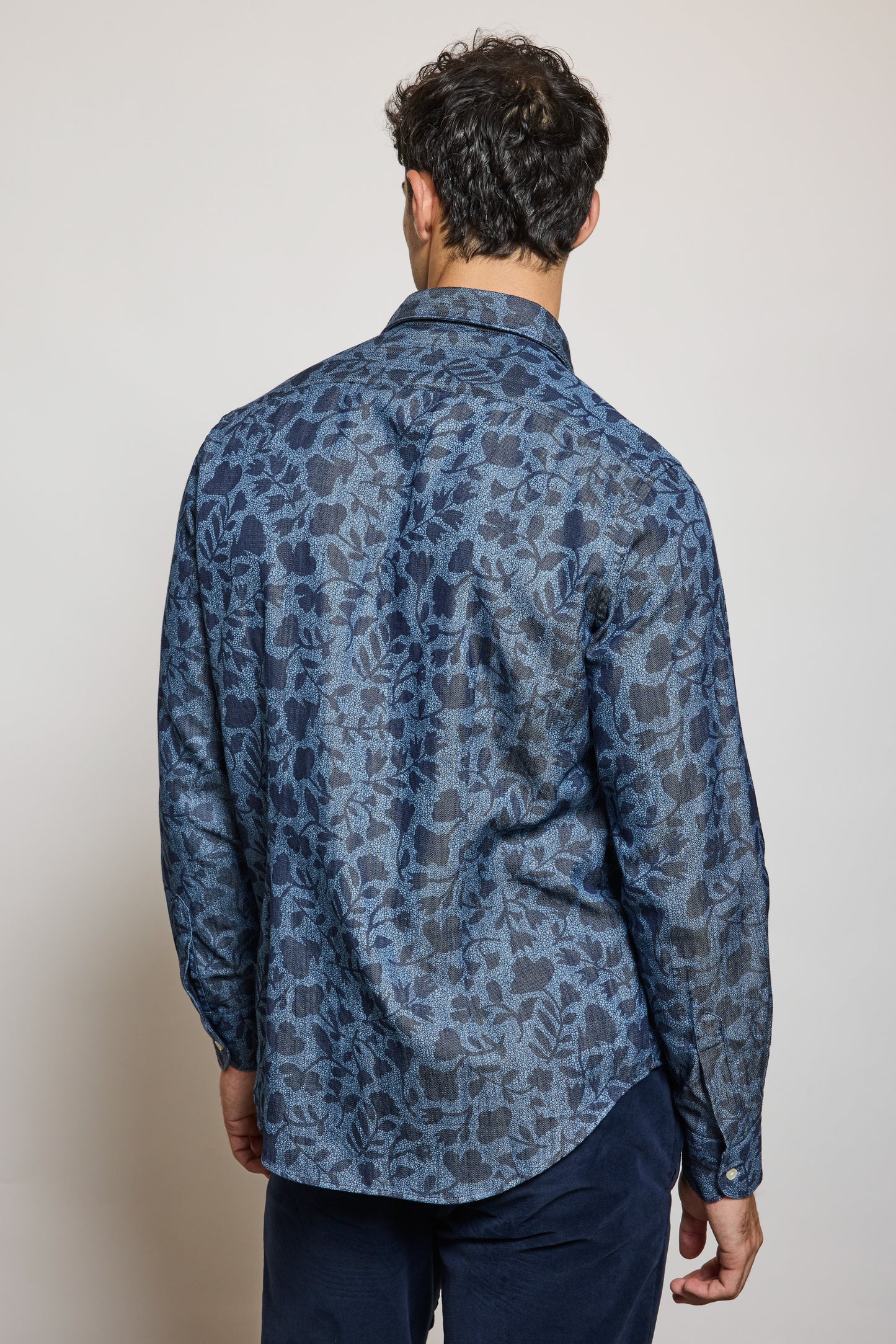 CHEMISE AJUSTÉE EN JEAN FLEURS