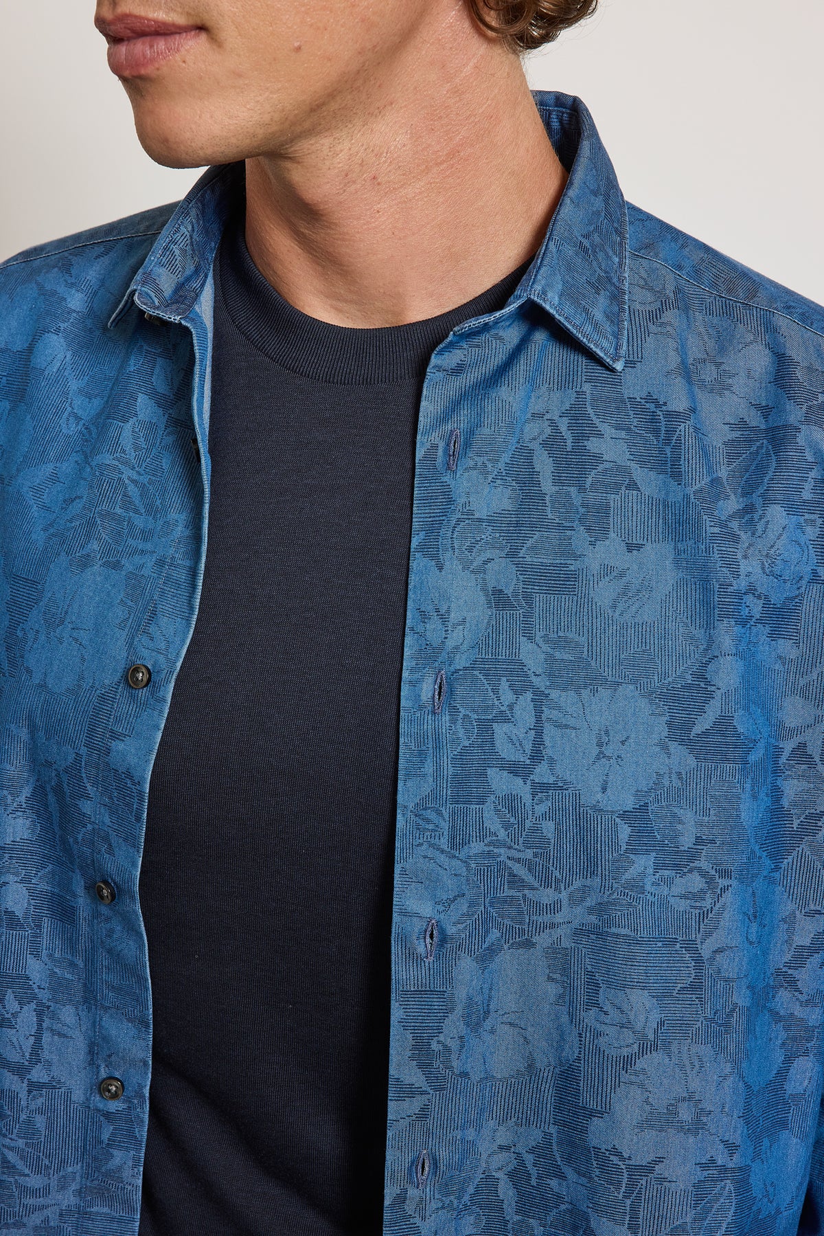 DENIM SEMI SLIM SHIRT FLOWERS