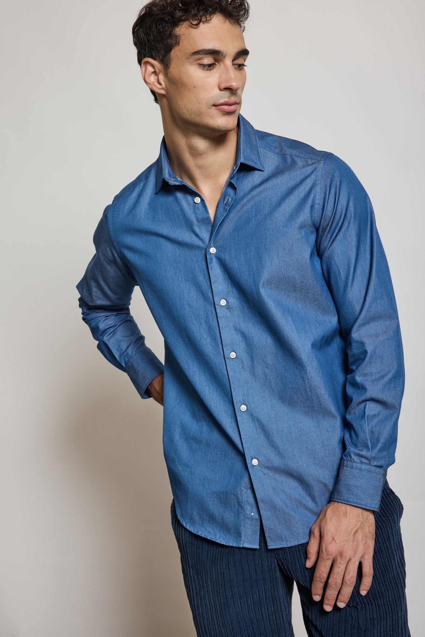 CHEMISE AJUSTÉE EN JEAN BLEUE