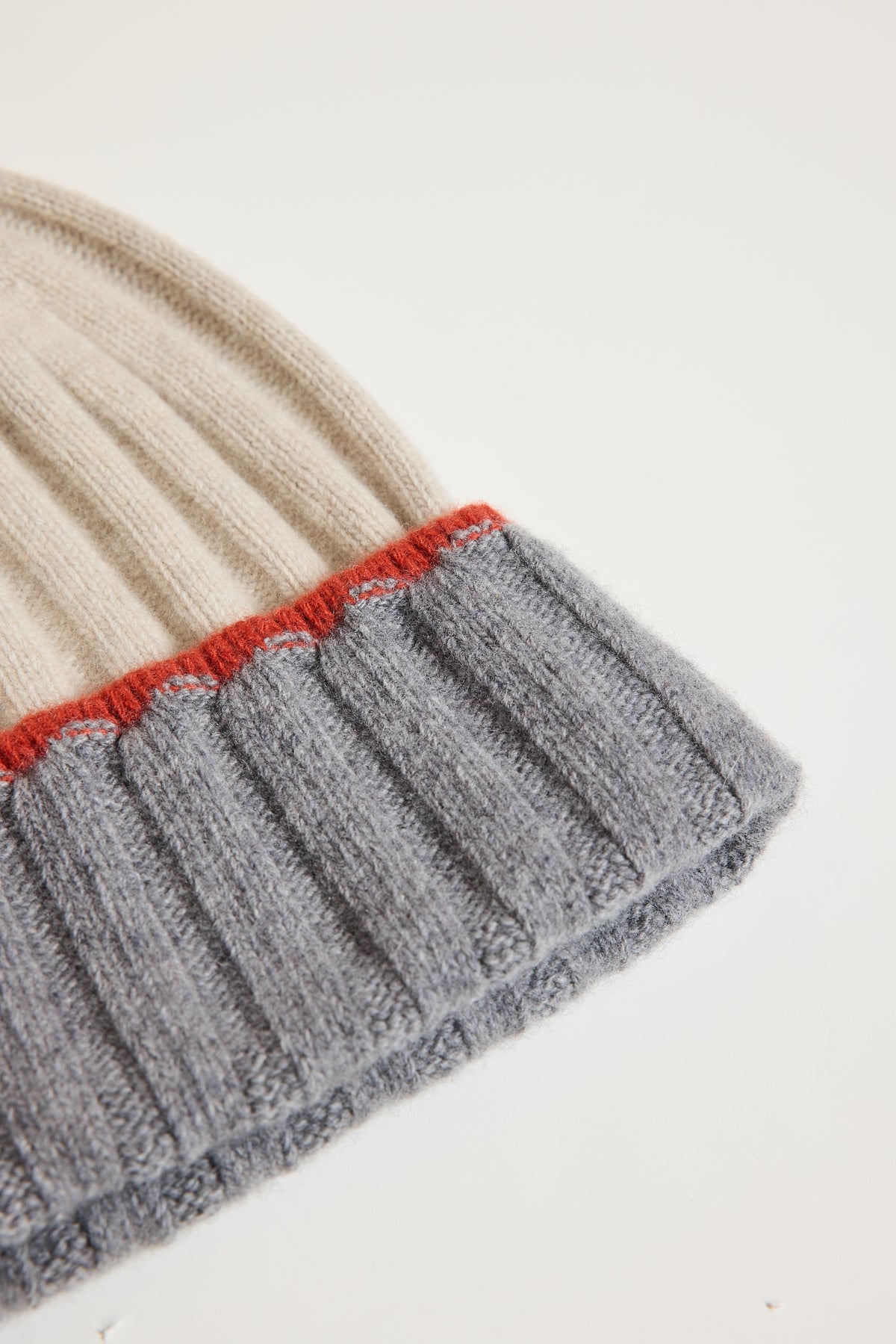 BONNET TRICOLORE BEIGE