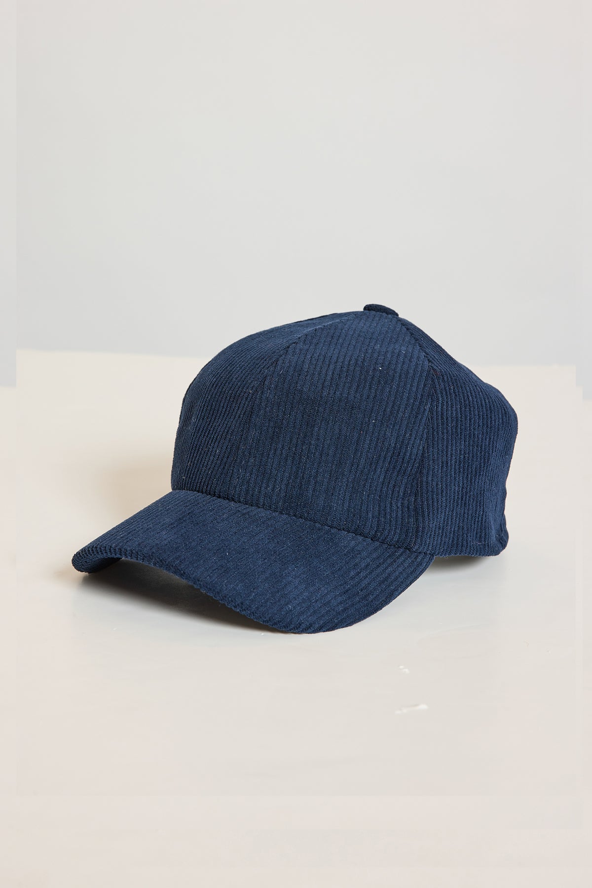 CASQUETTE EN VELOURS MARINE