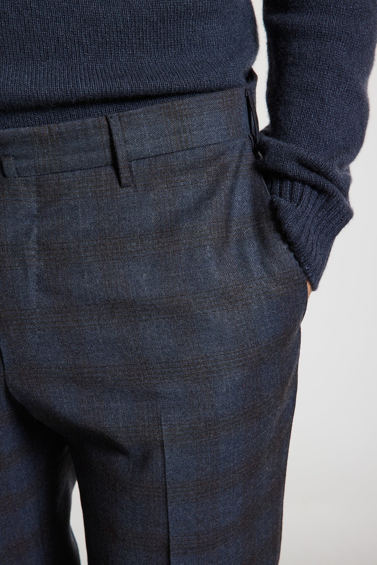 PANTALON SLIM FIT EN LAINE MARINE