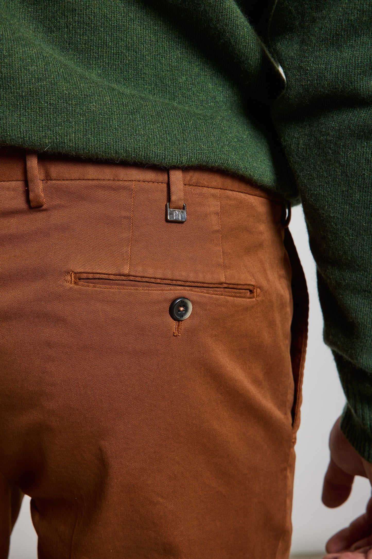 PANTALON SLIM FIT GABARDINE ÉCUREUIL