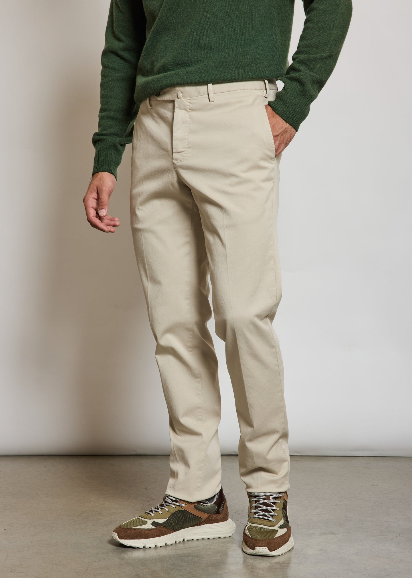 PANTALON SLIM FIT GABARDINE OFF WHITE