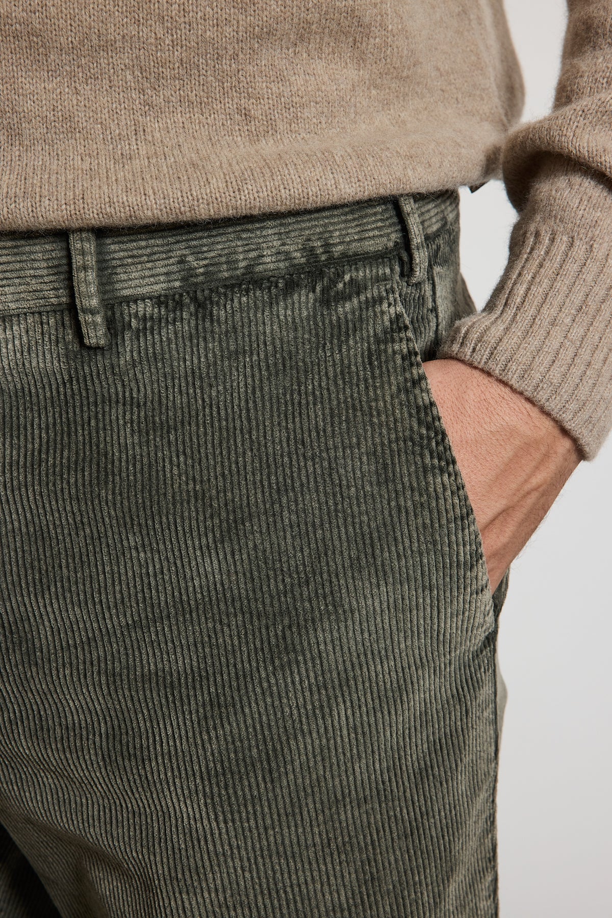VELVET SLIM FIT PANTS KHAKI