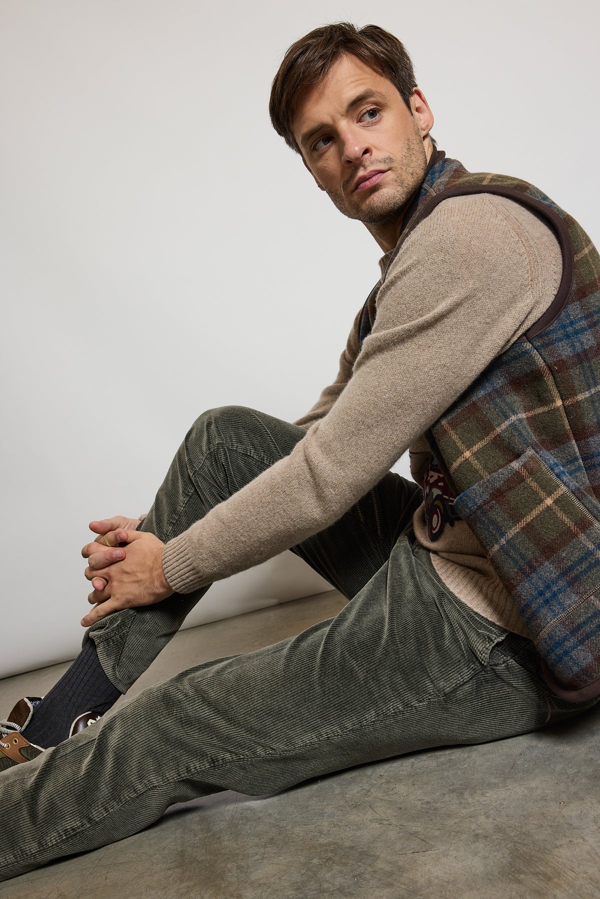 VELVET SLIM FIT PANTS KHAKI