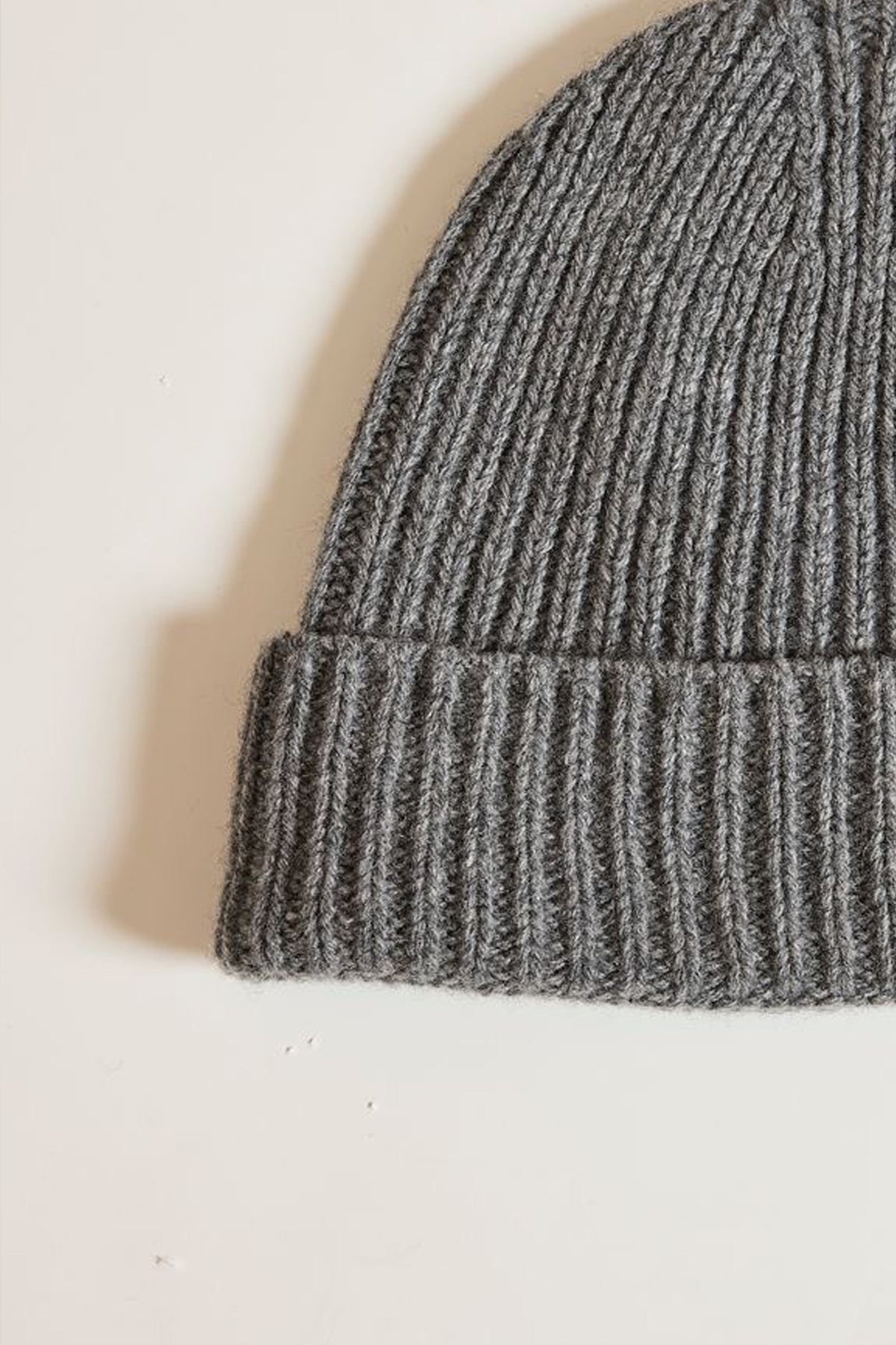 BONNET EN CACHEMIRE GRIS