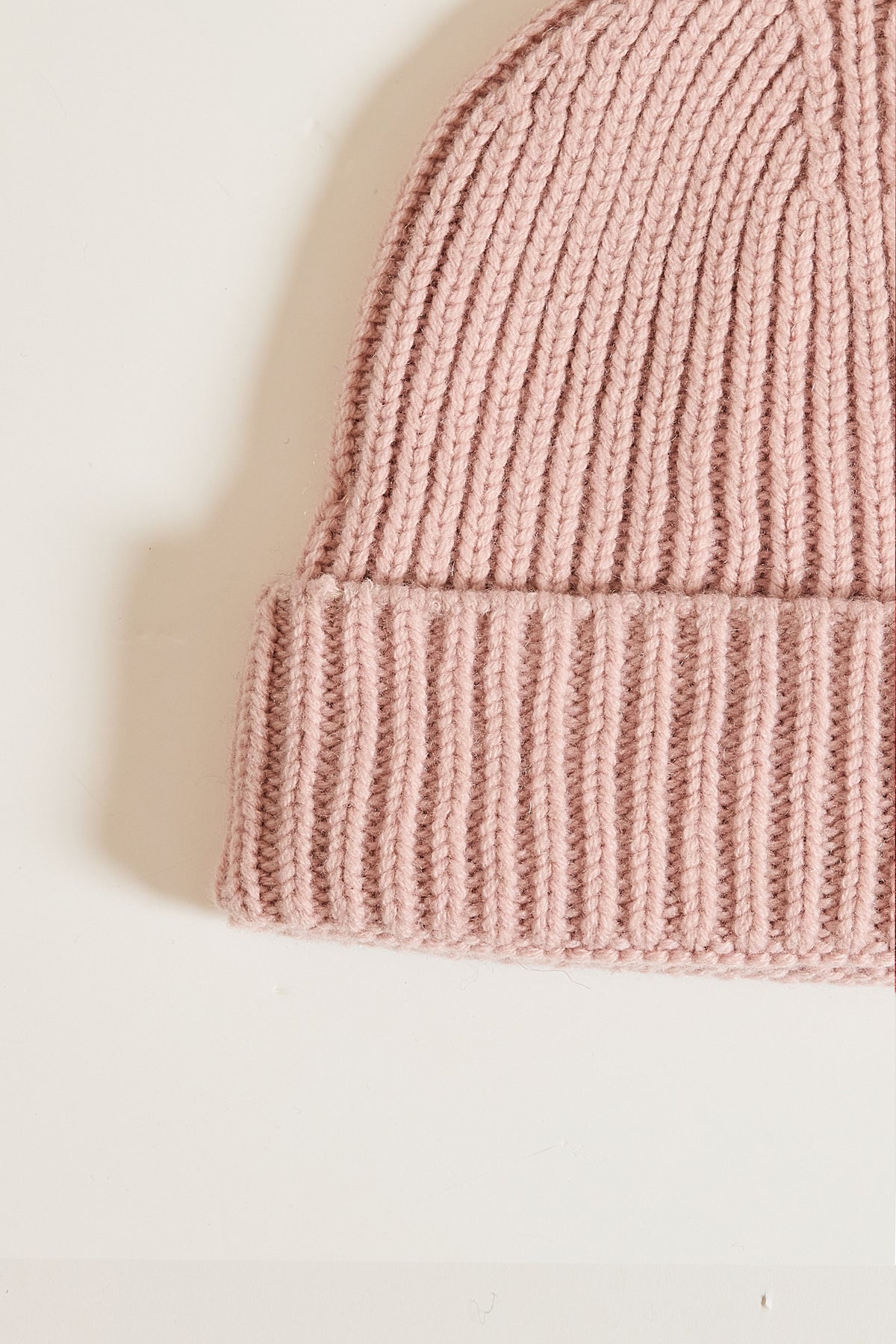 BONNET EN CACHEMIRE ROSE