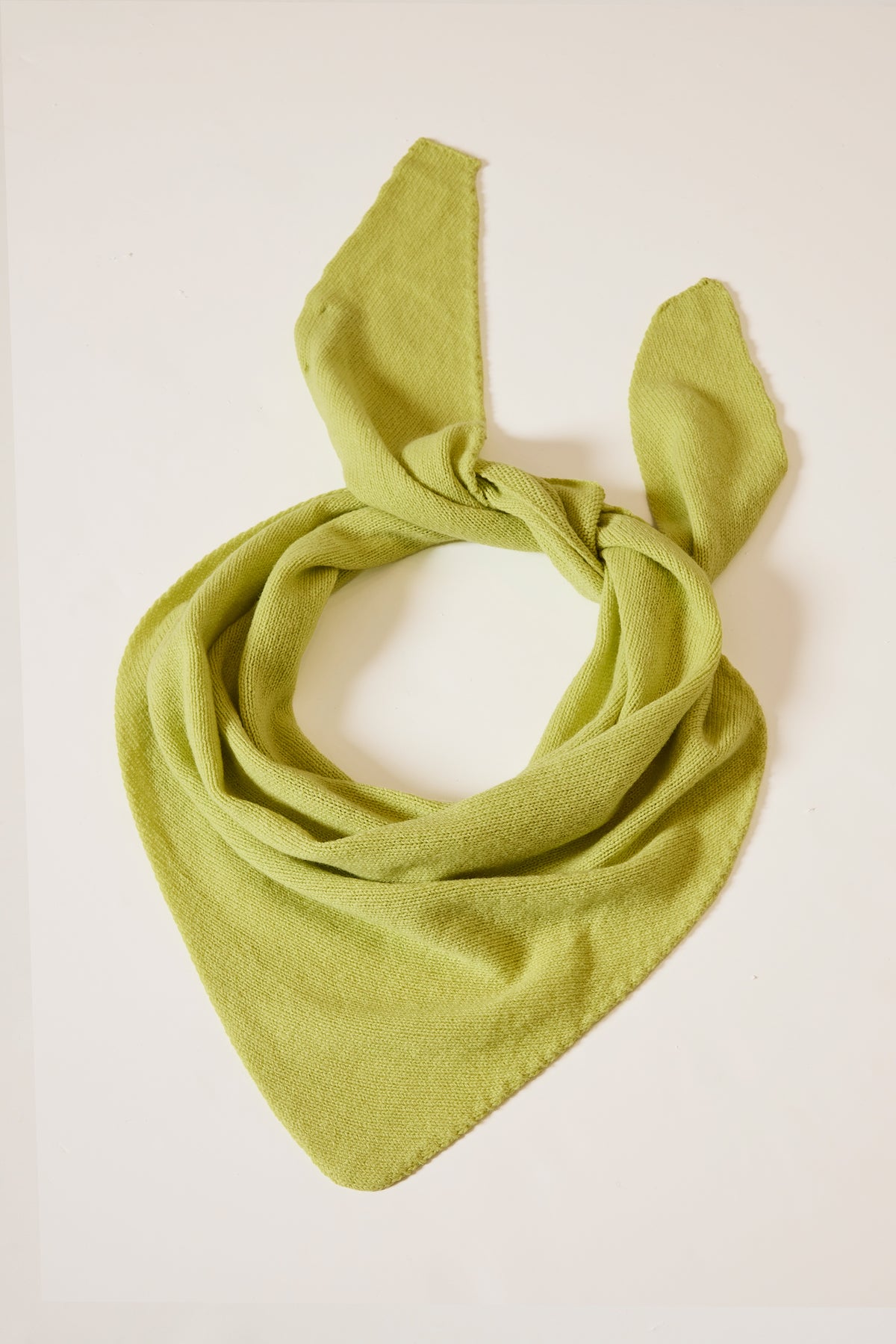 CASHMERE TRIANGLE SCARF LIME