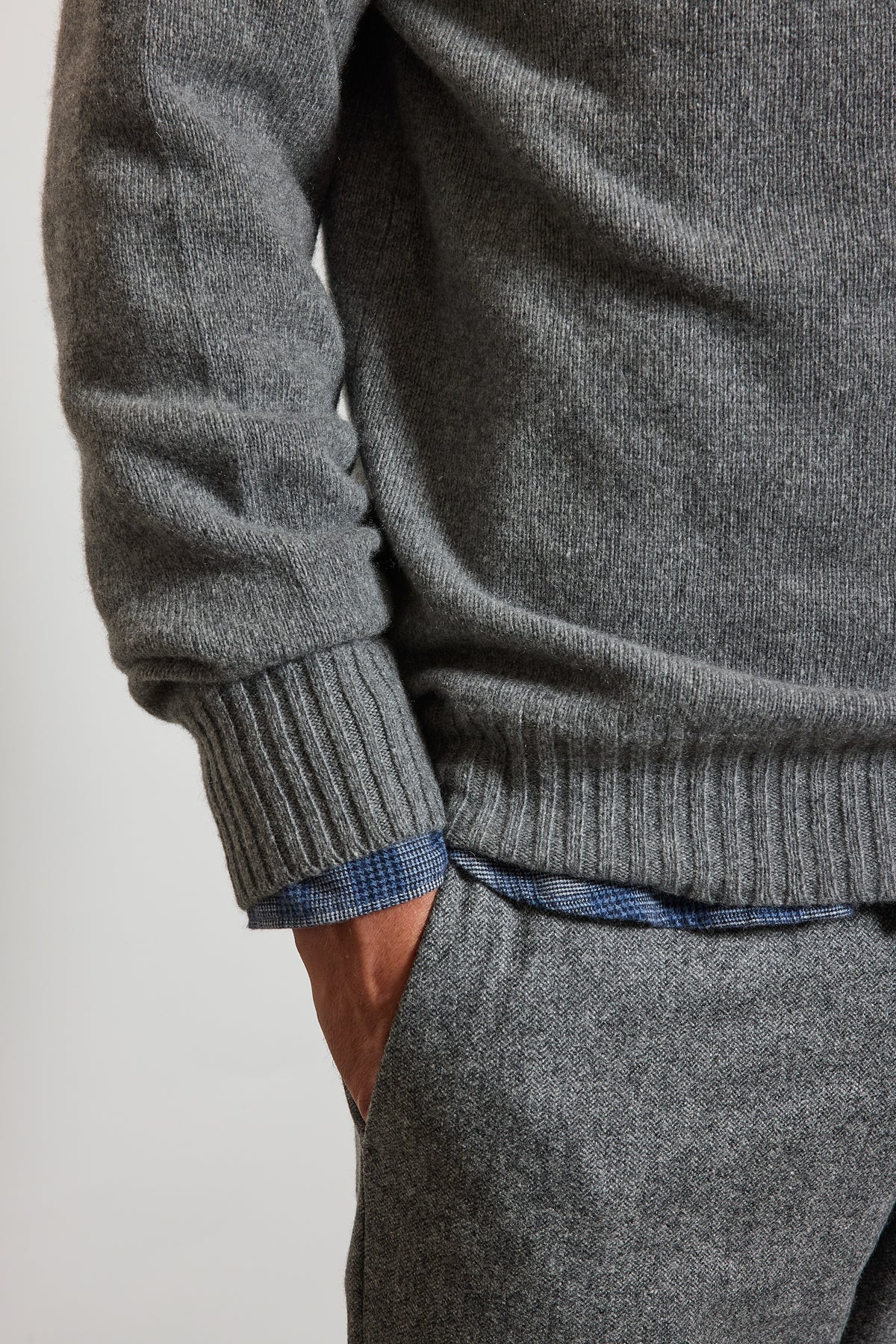 CASHMERE SWEATER GREY