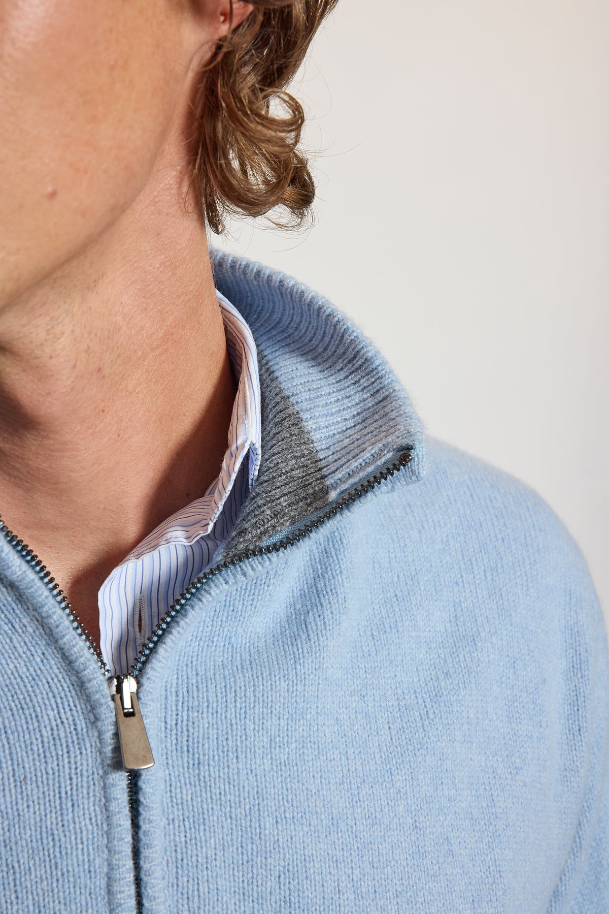 ZIP-NECK CASHMERE SWEATER SKY