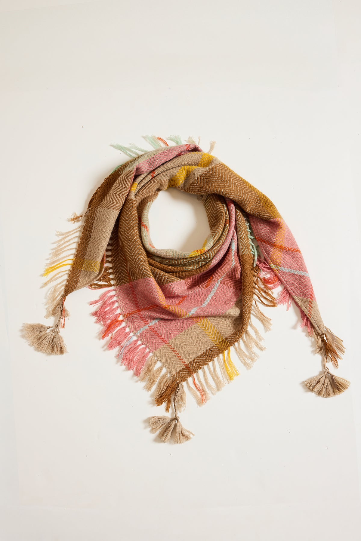 TRIANGLE POMPONS CAMEL