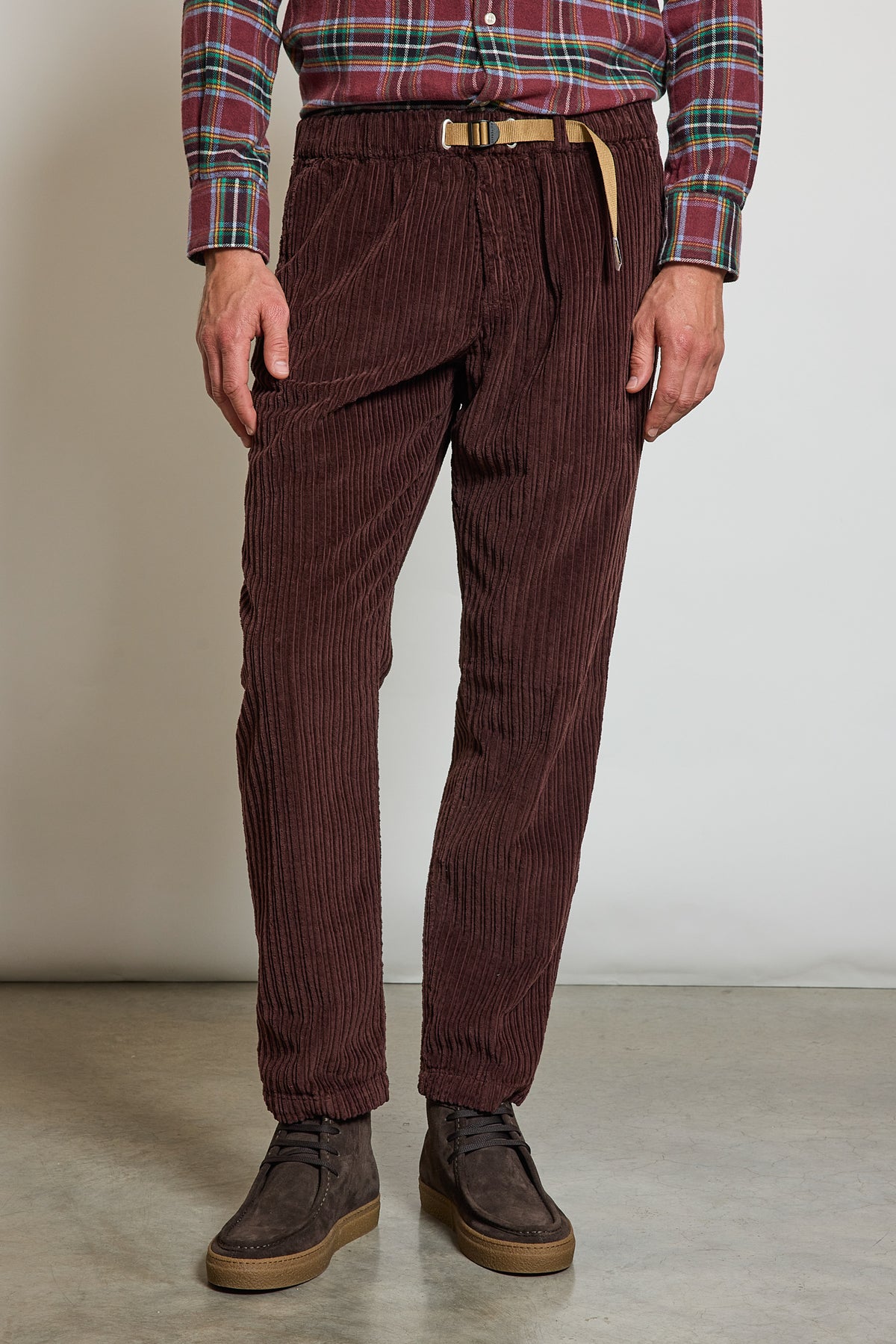 PANTALON EN VELOURS AUBERGINE