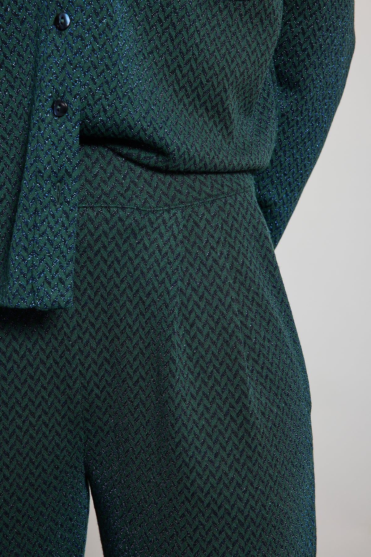 PANTALON EN LUREX VERT