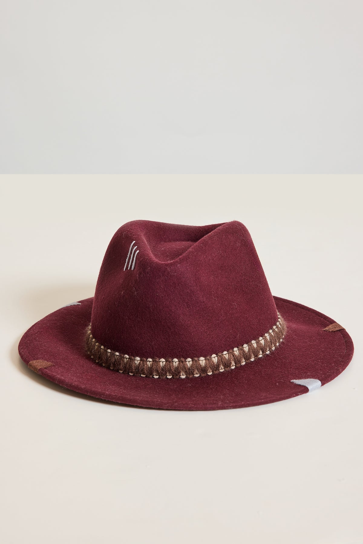 CHAPEAU BRODÉ BORDEAUX