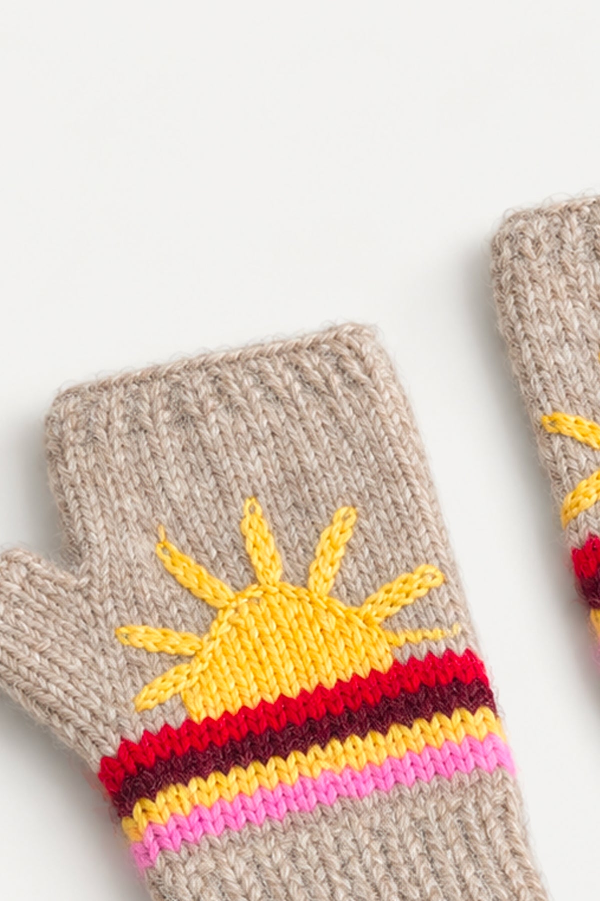 EMBROIDERED MITTENS BEIGE