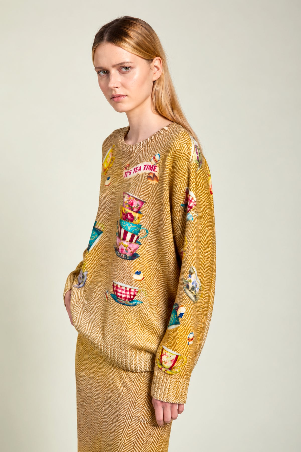 TEA TIME SWEATER BEIGE