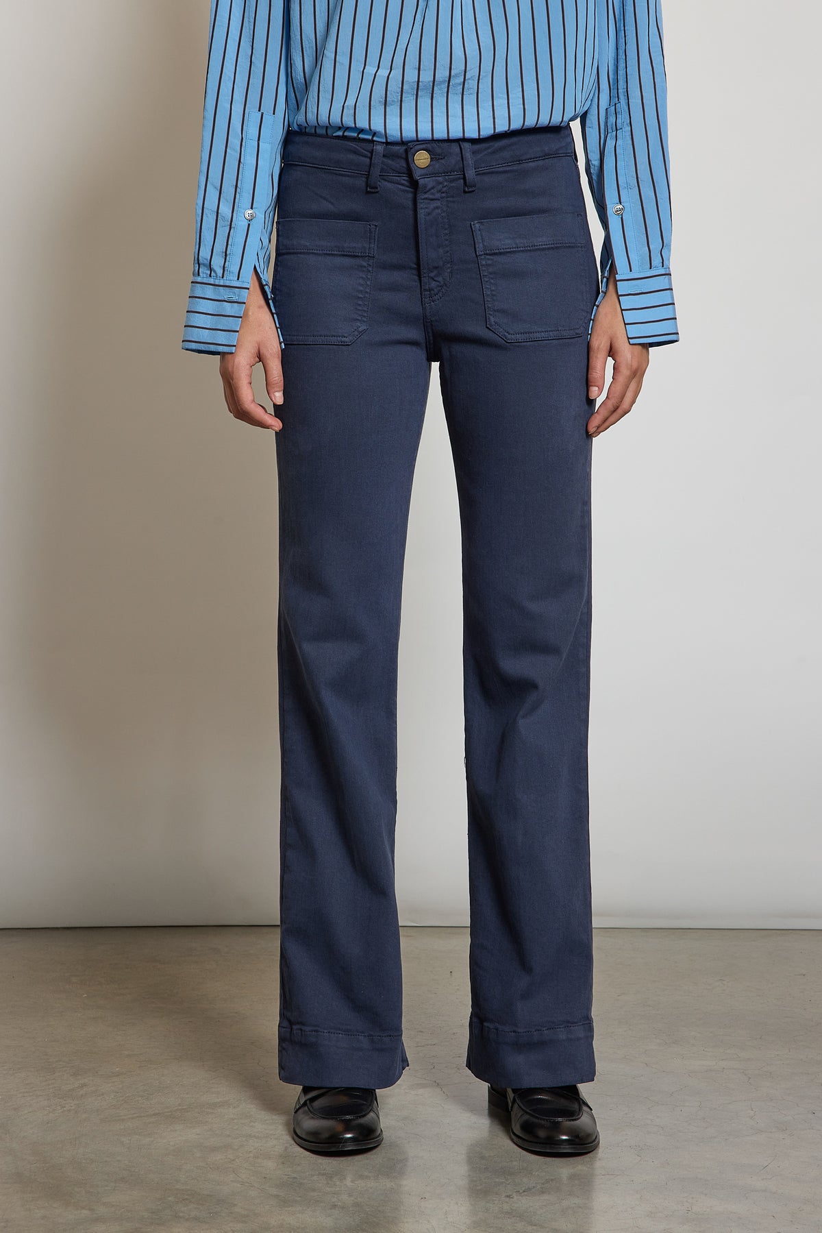 PANTALON FLARE EN DRILL MARINE