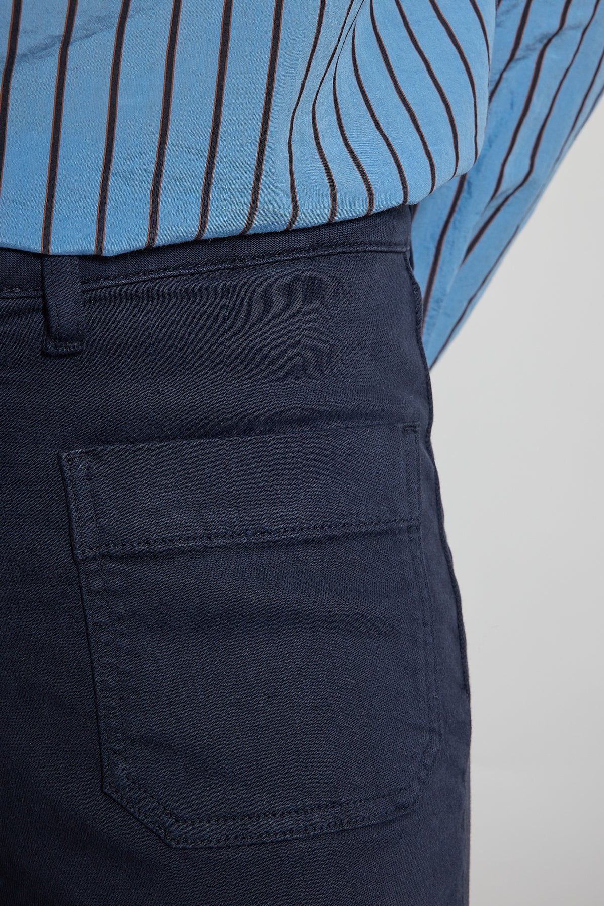 PANTALON FLARE EN DRILL MARINE