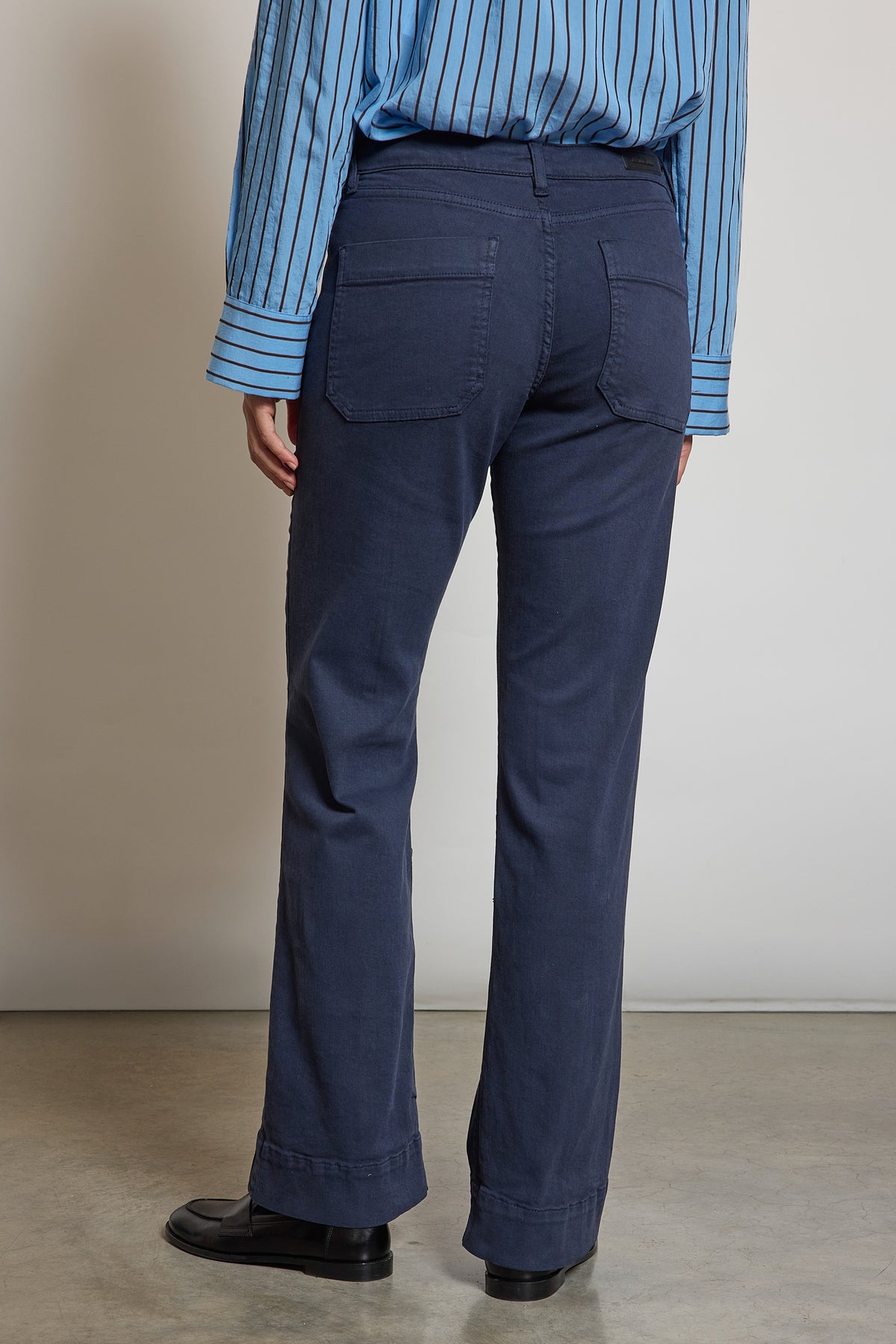 PANTALON FLARE EN DRILL MARINE