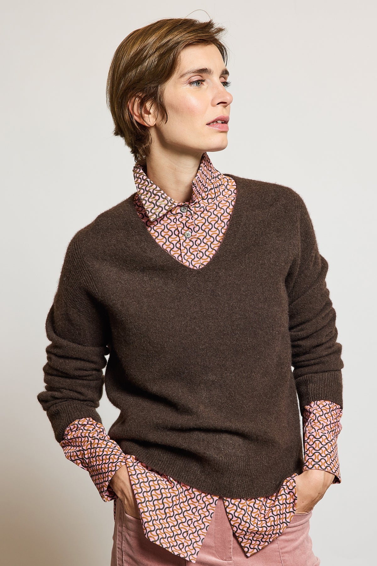 V SWEATER IN YACK COCO