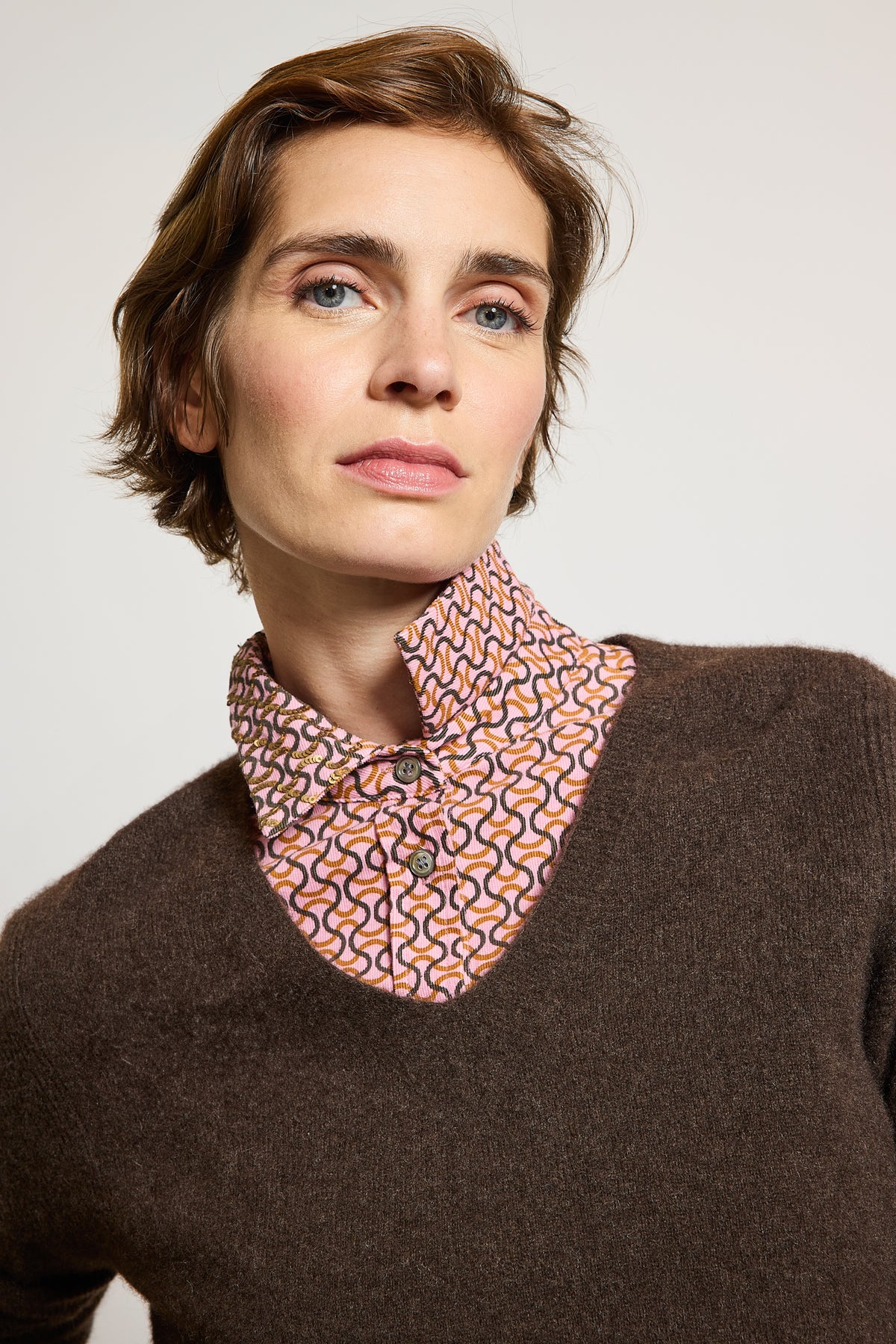 V SWEATER IN YACK COCO