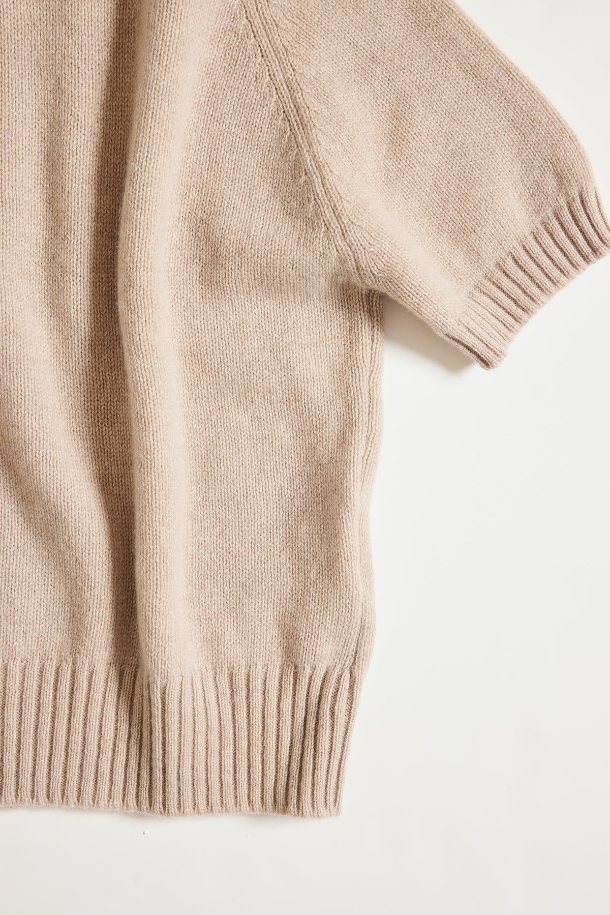 T-SHIRT EN CACHEMIRE BEIGE
